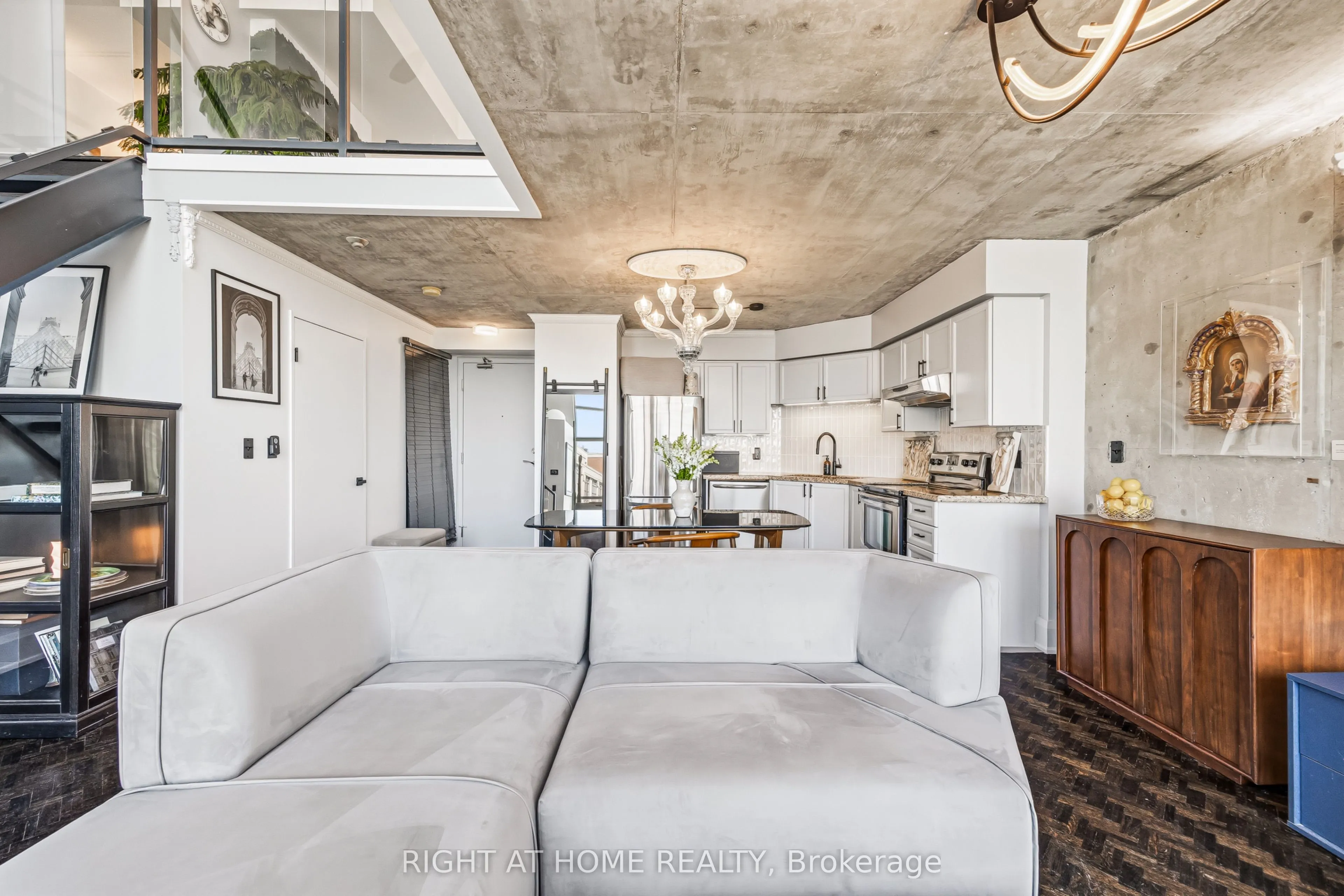 250 Manitoba Street #612