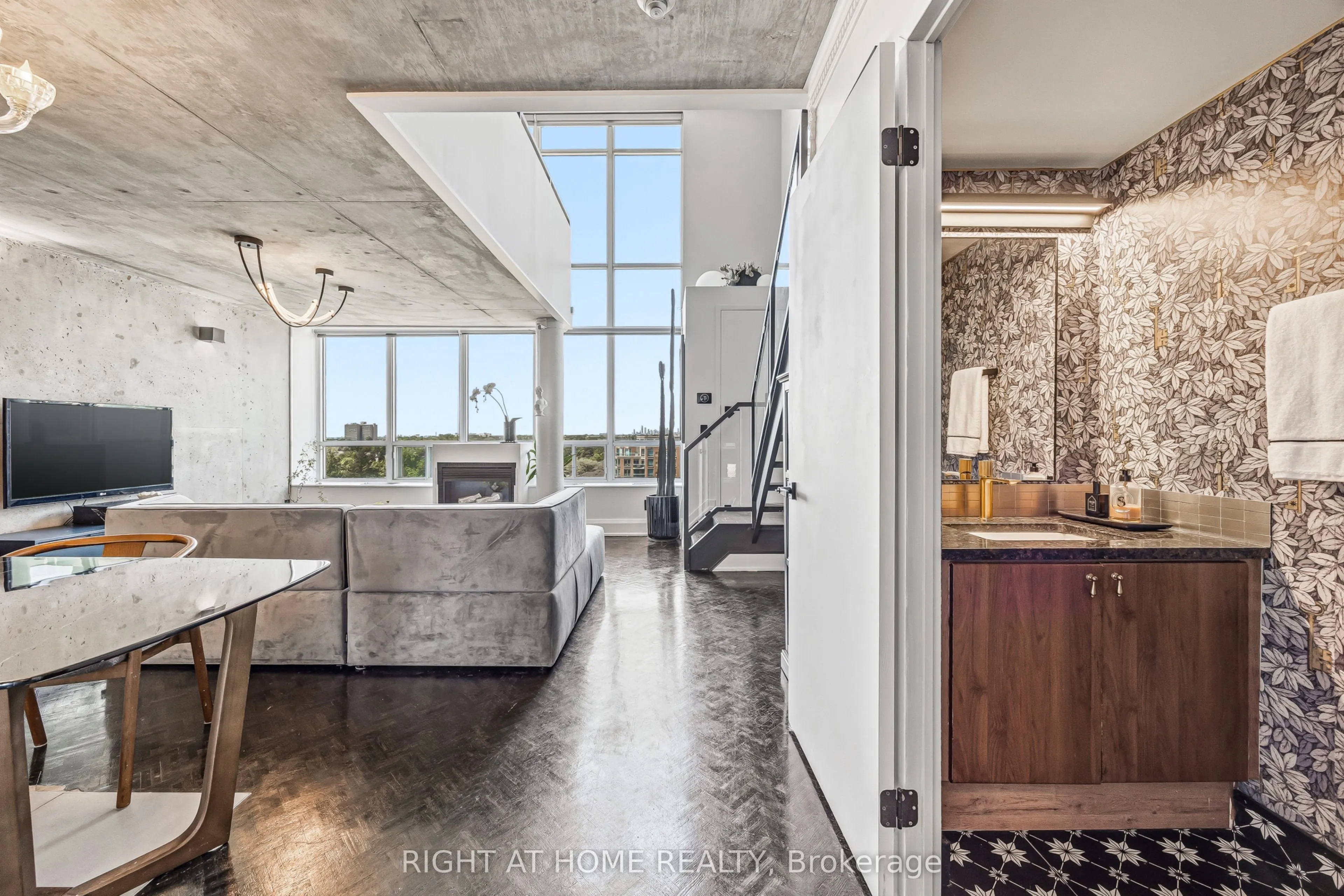 250 Manitoba Street #612