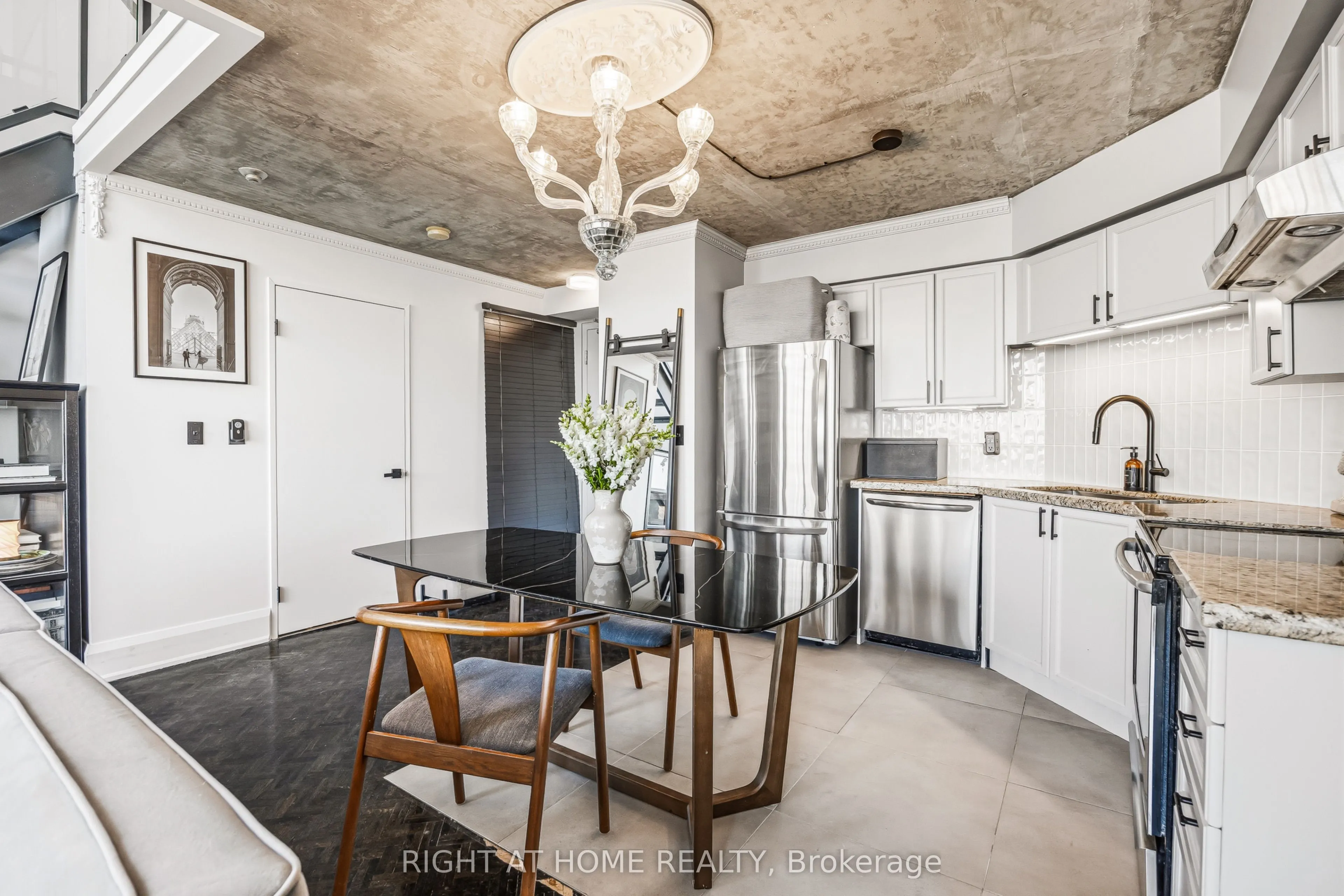 250 Manitoba Street #612