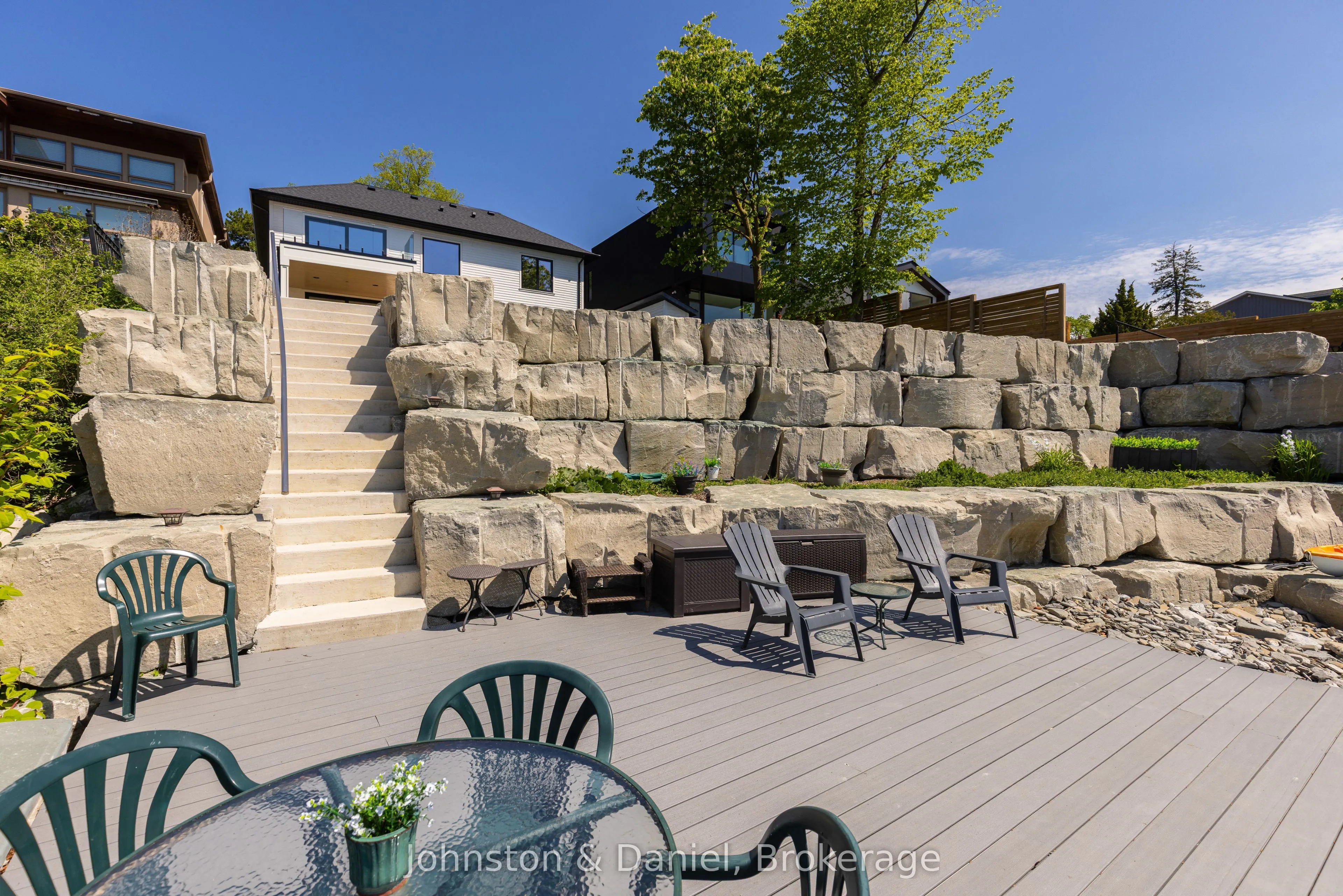 99 Lake Promenade