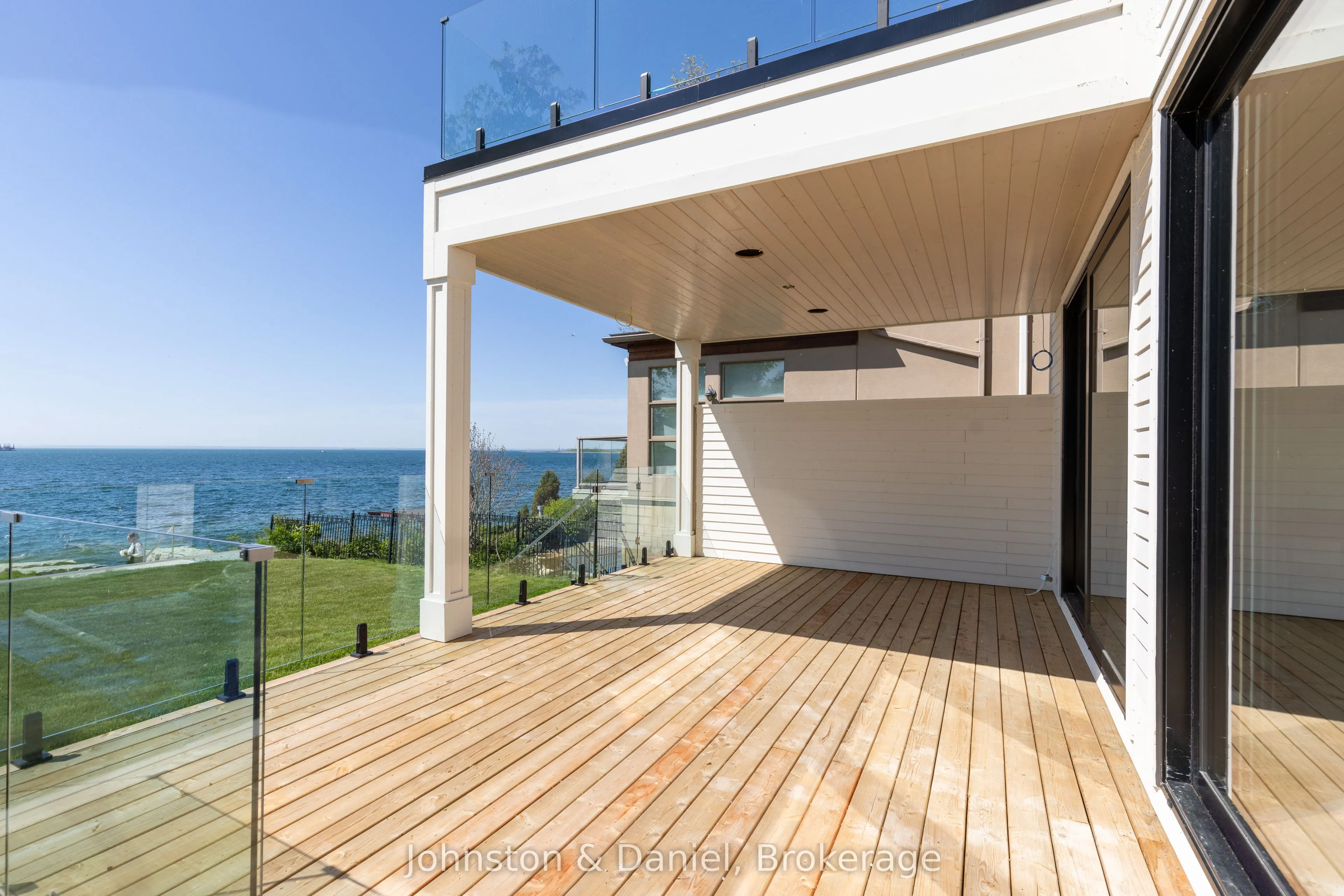99 Lake Promenade