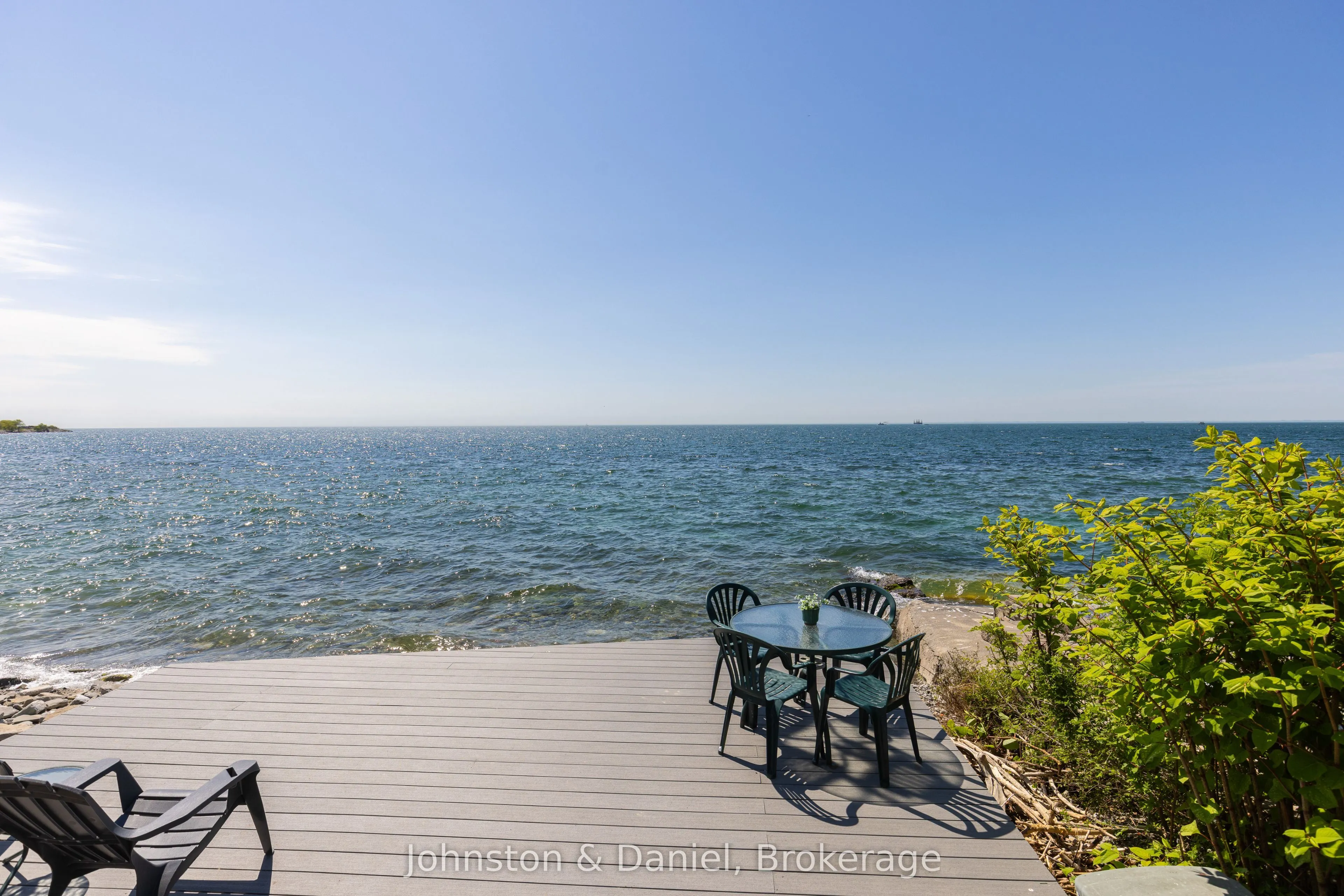 99 Lake Promenade