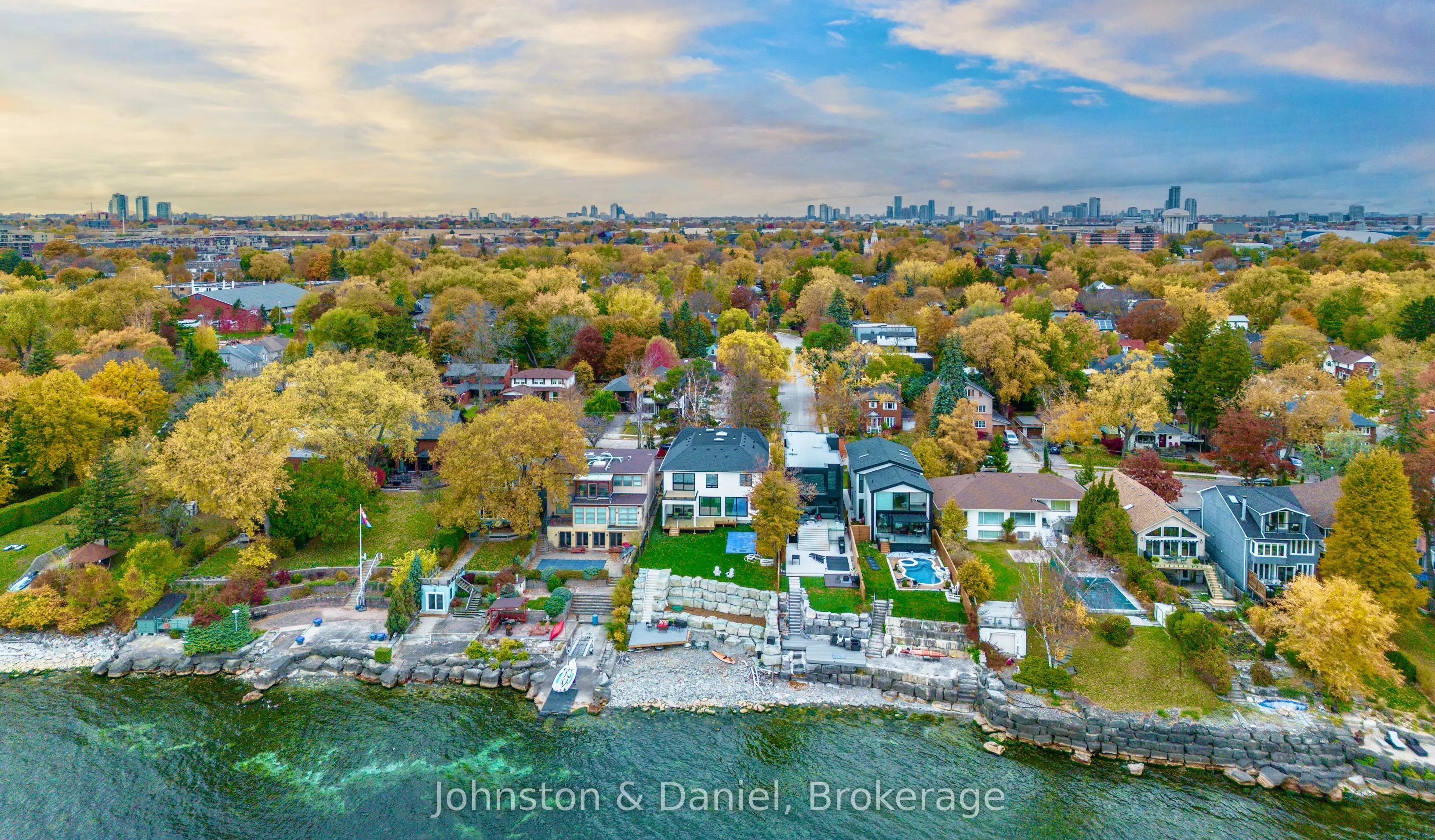 99 Lake Promenade