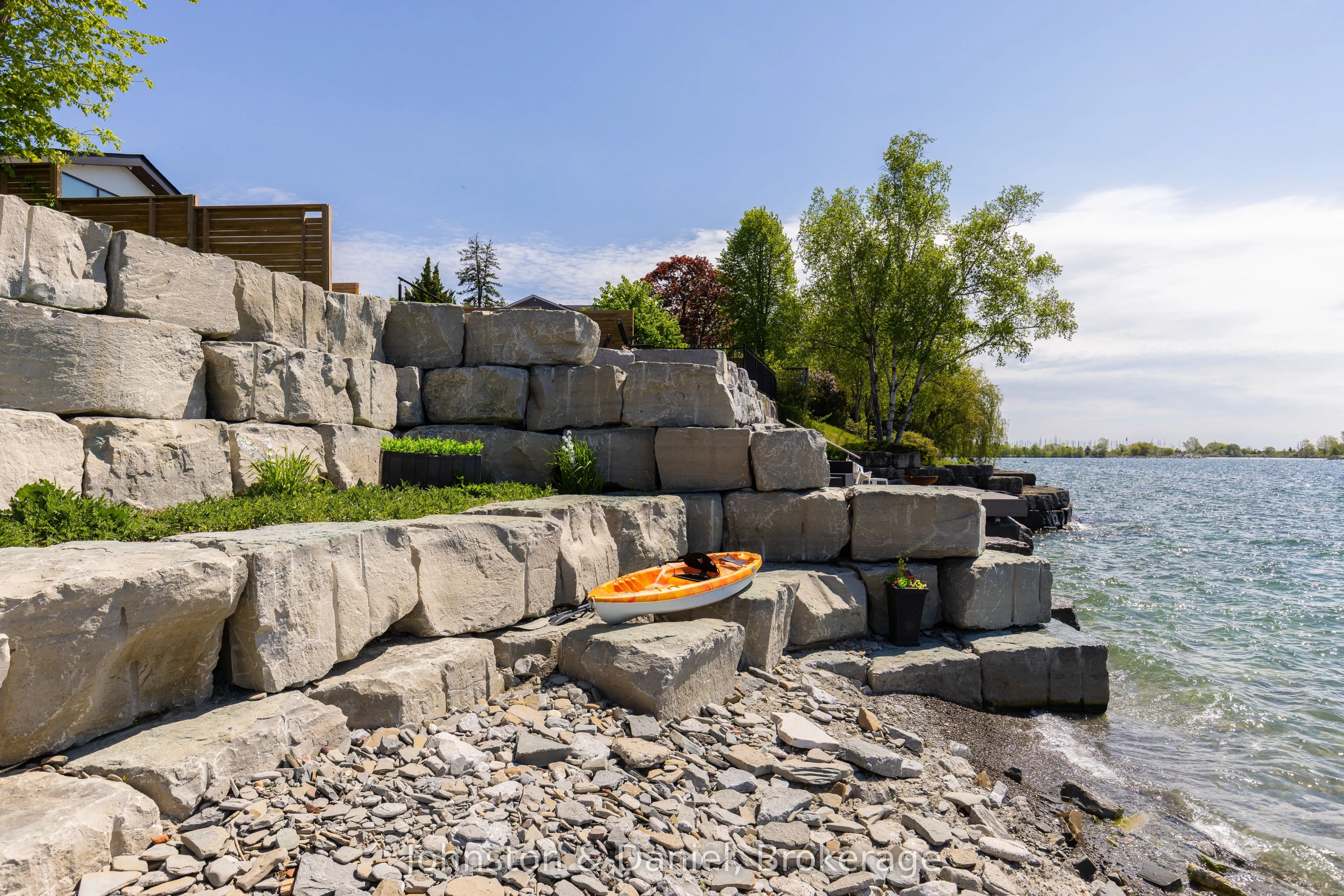 99 Lake Promenade