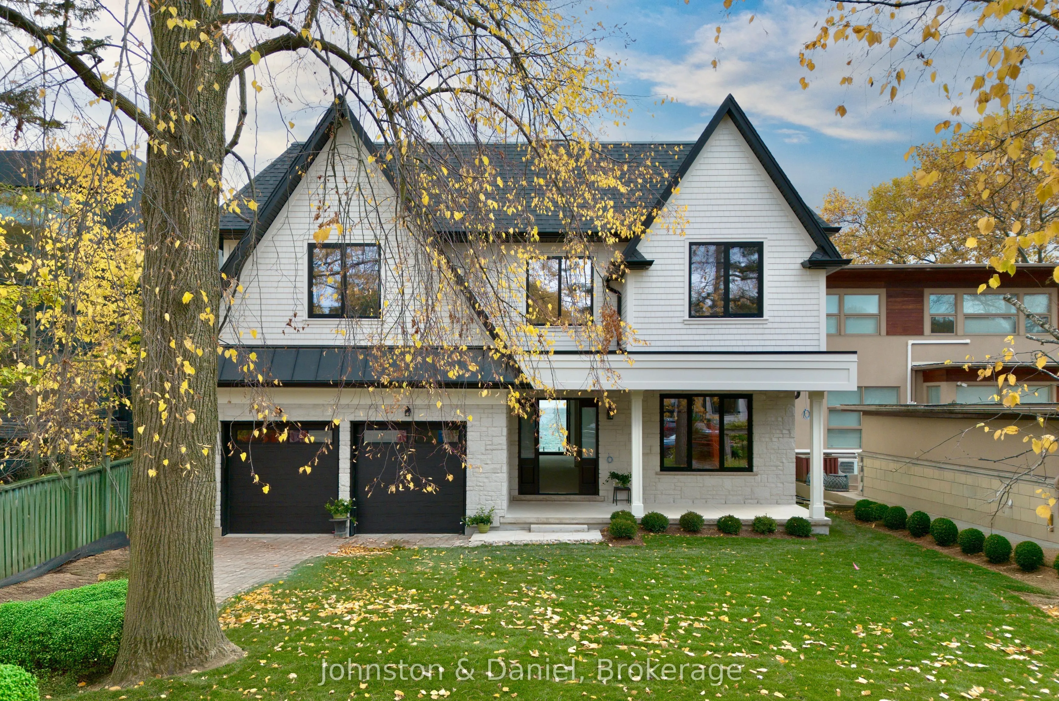 99 Lake Promenade