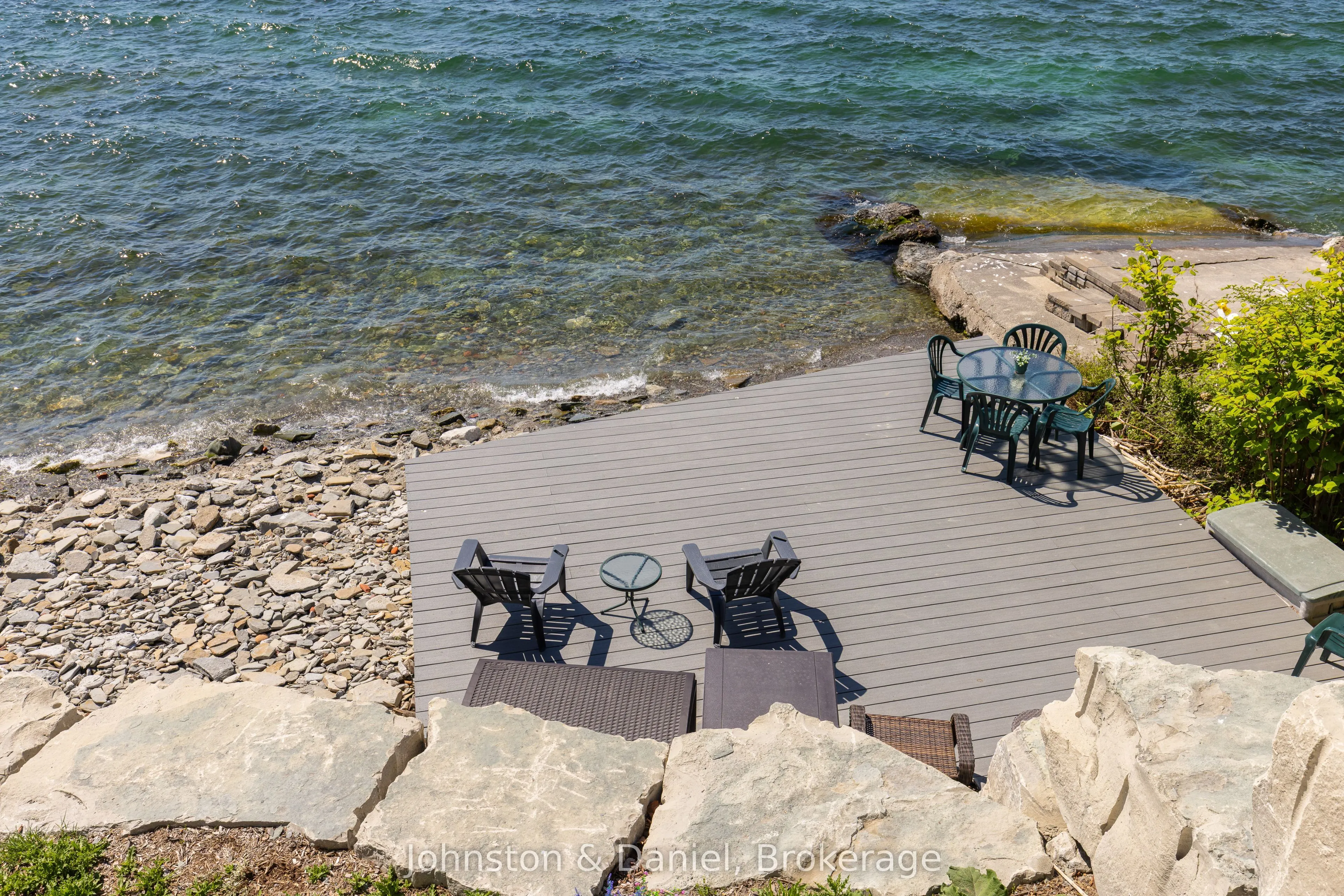 99 Lake Promenade