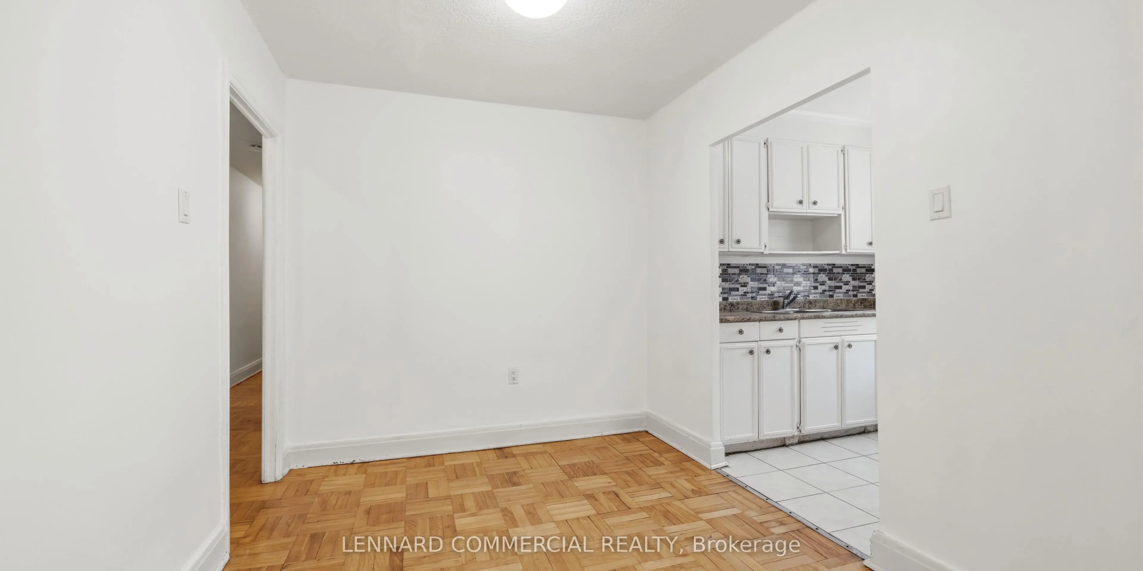 318 The Kingsway