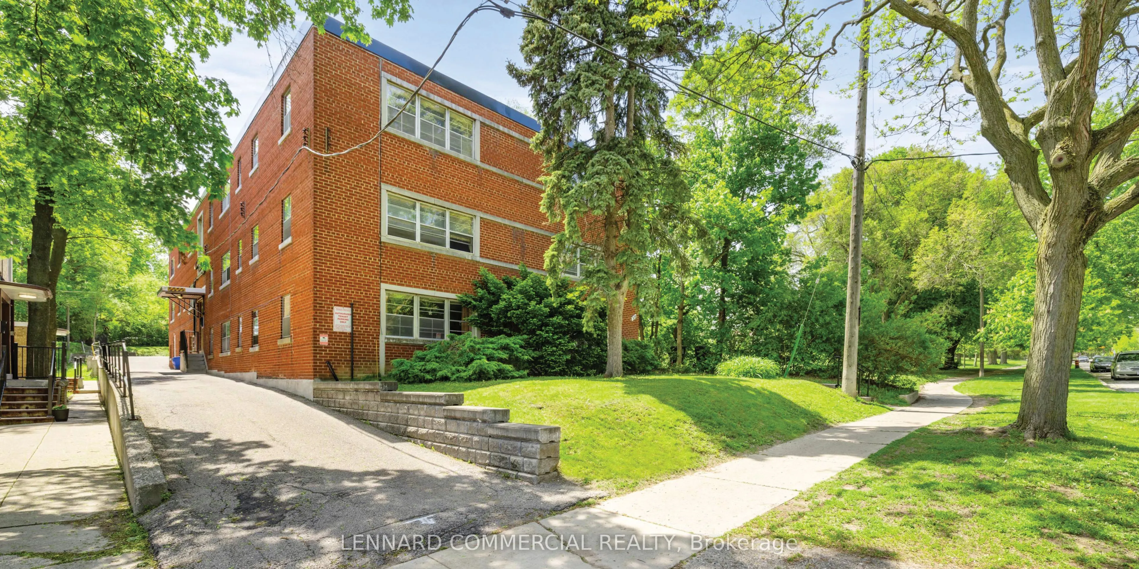 318 The Kingsway