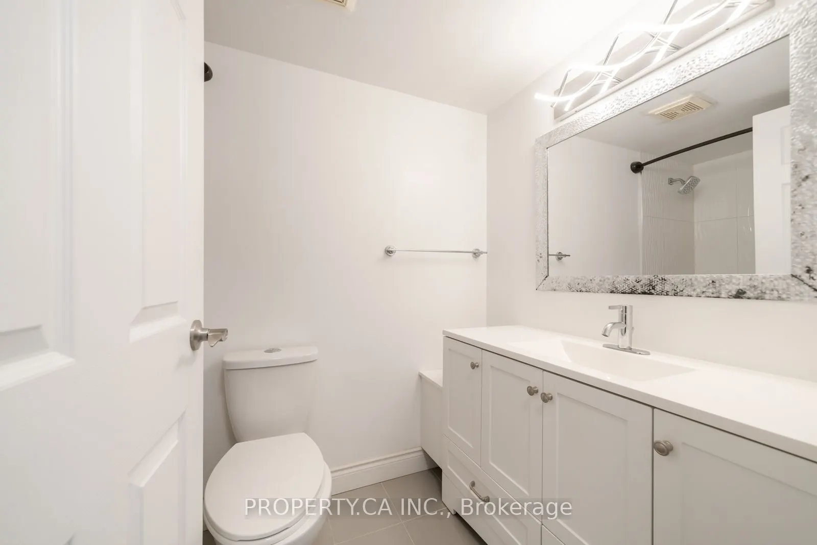 355 Rathburn Road E #1204
