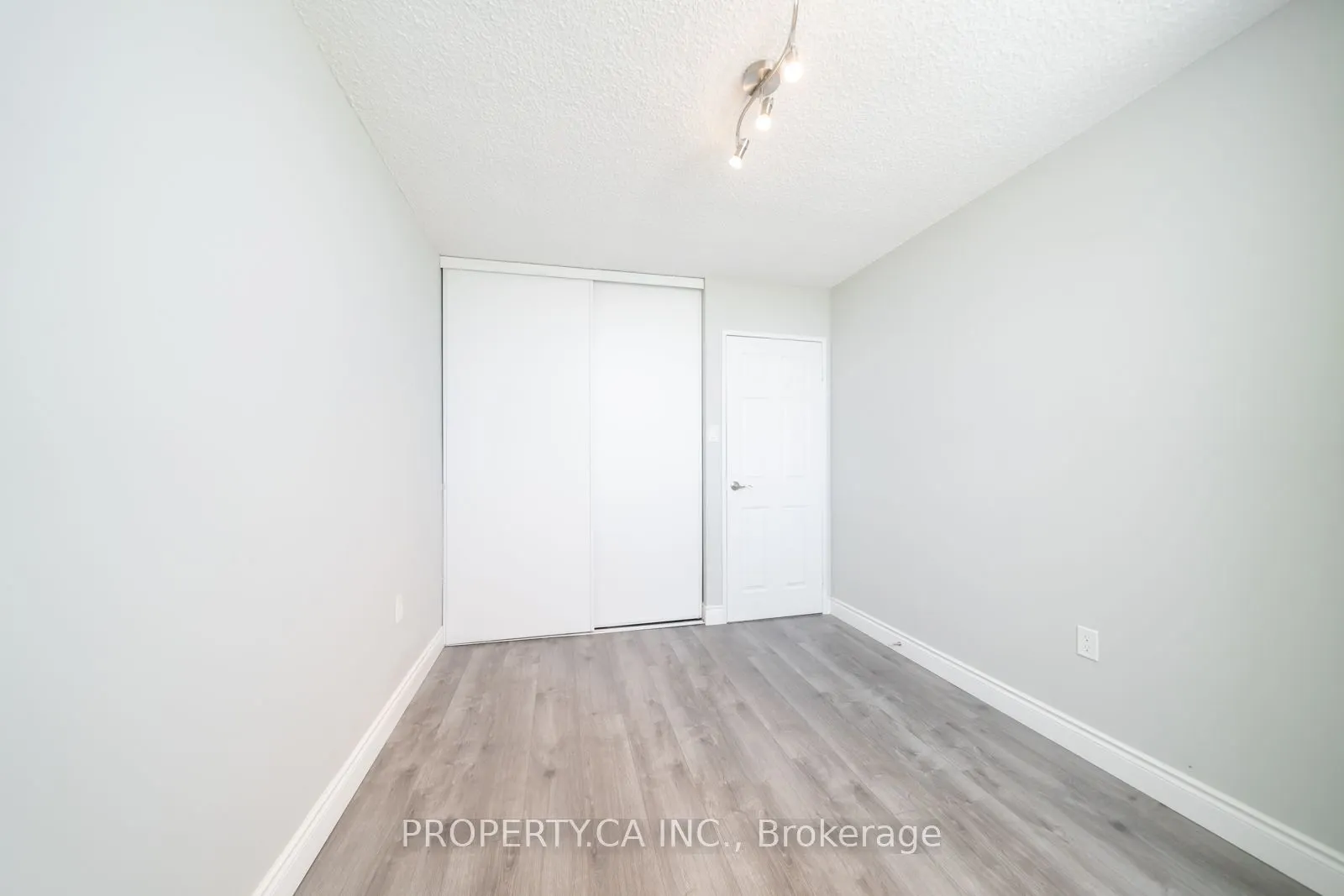 355 Rathburn Road E #1204