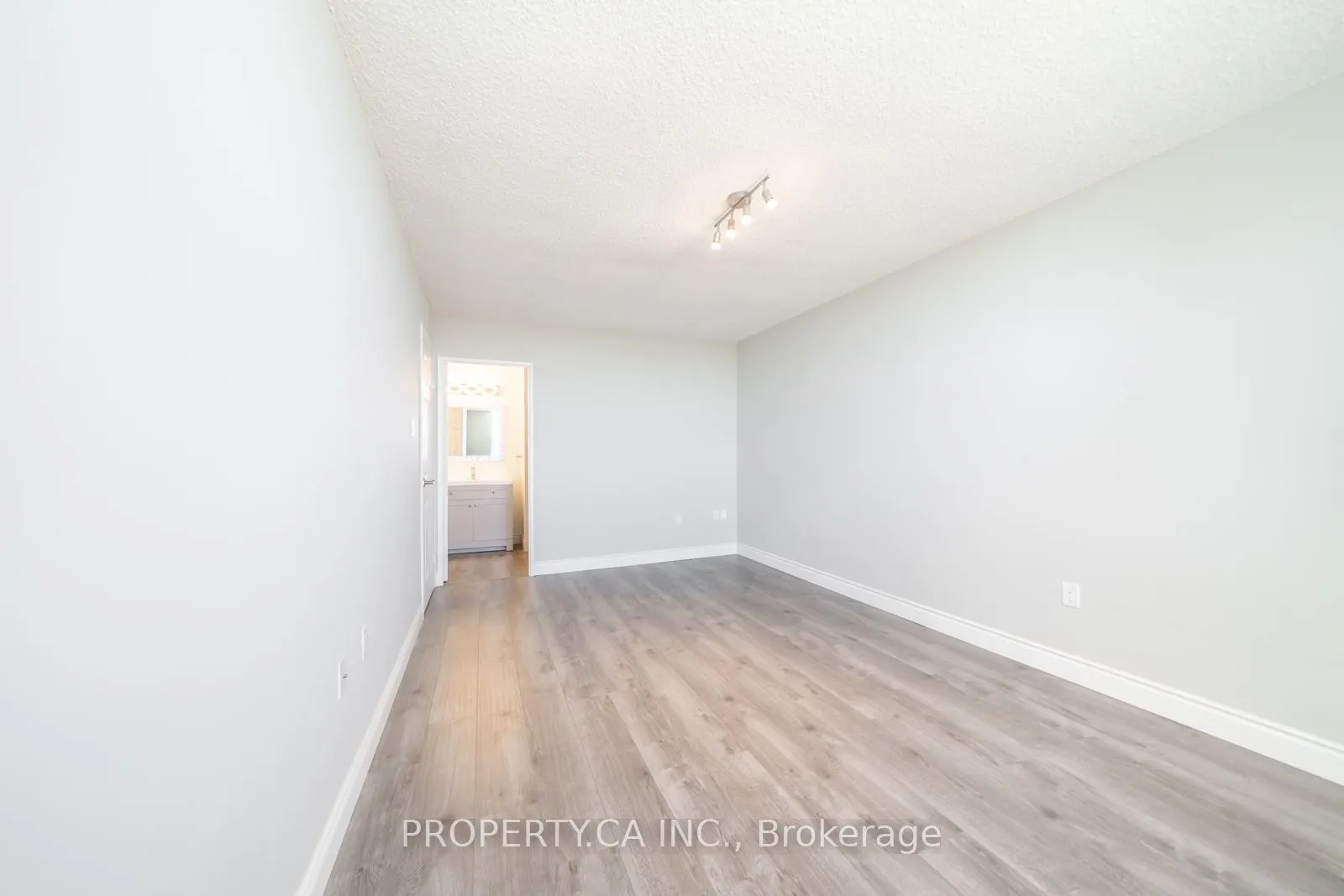 355 Rathburn Road E #1204
