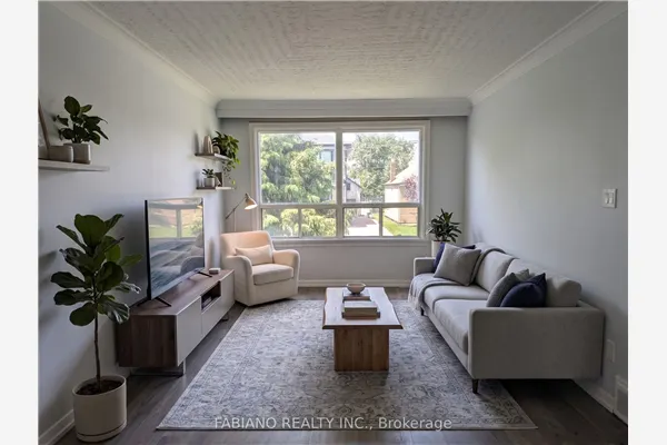 5 Hertford Avenue #2