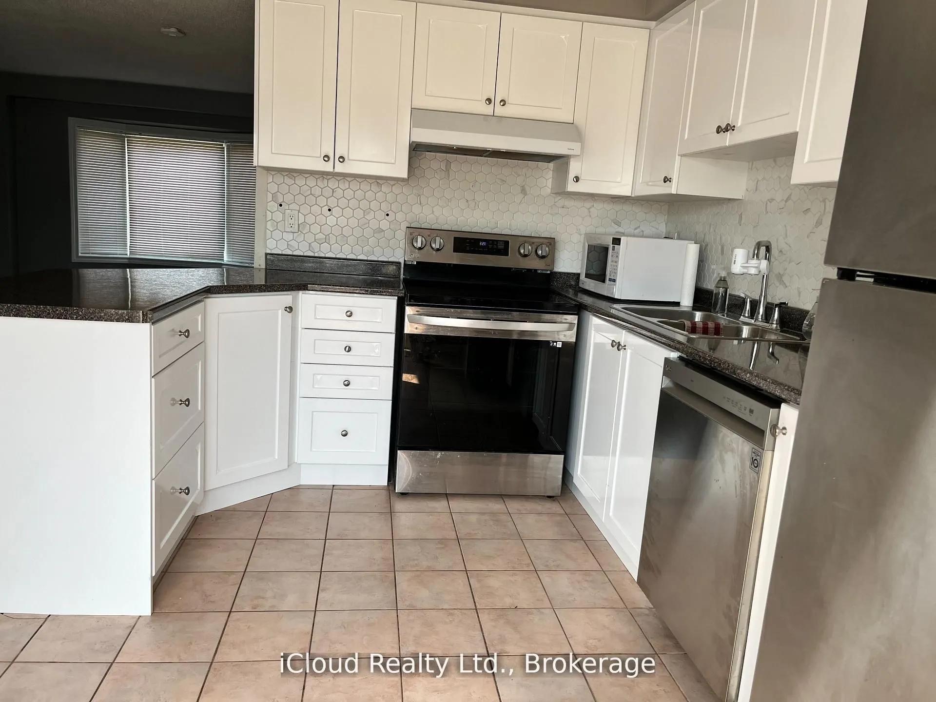 40 Glenashton Drive