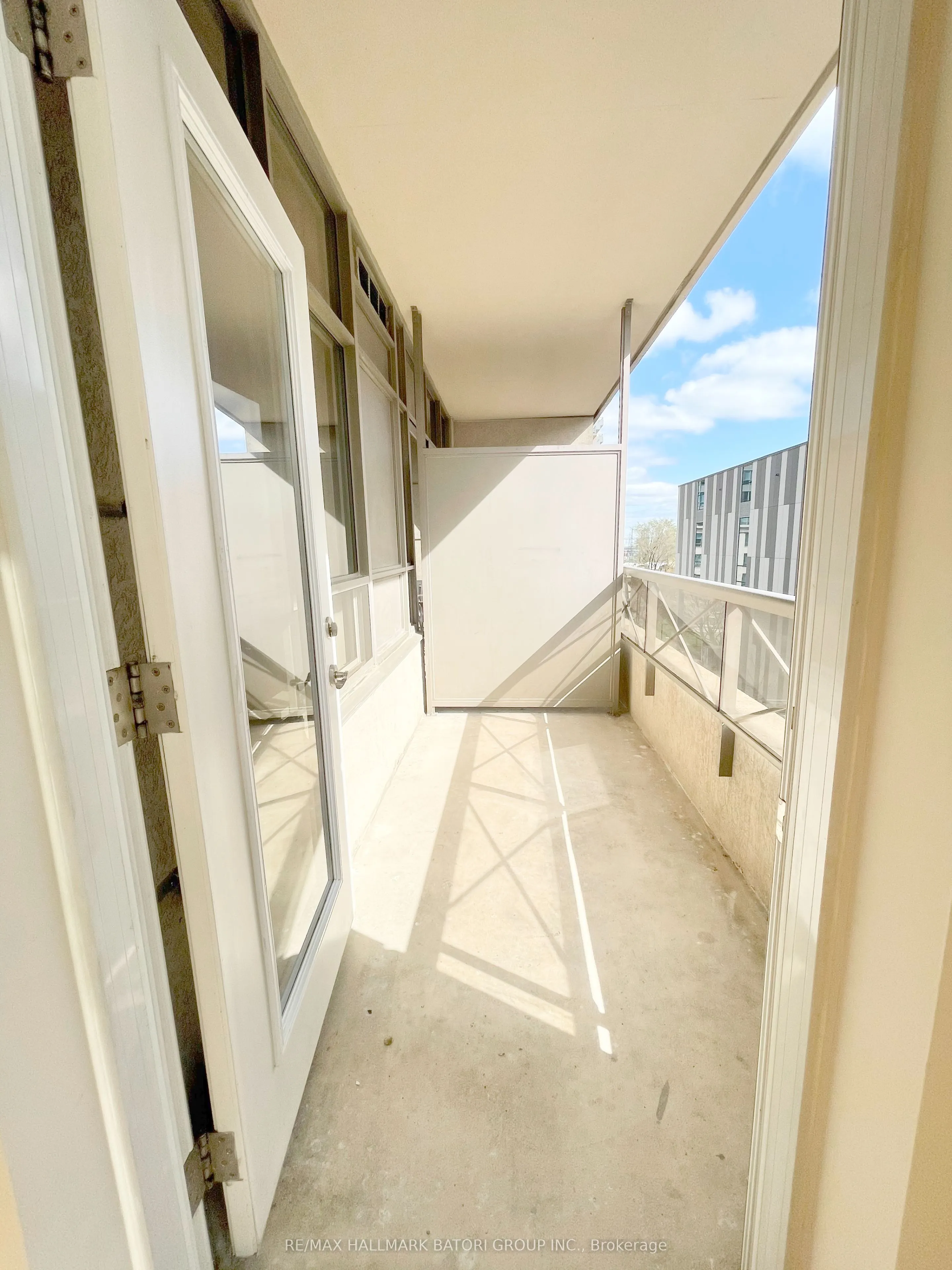 5233 Dundas Street W #316