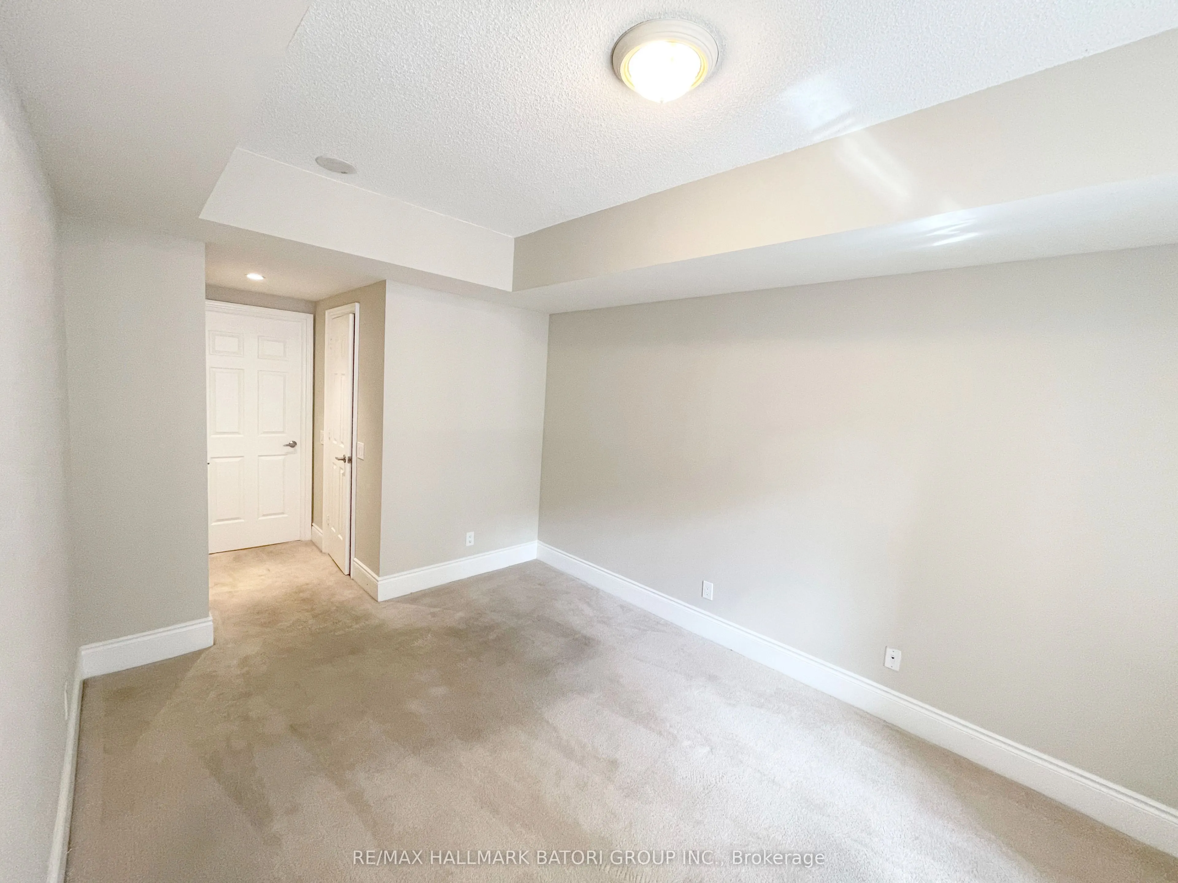 5233 Dundas Street W #316