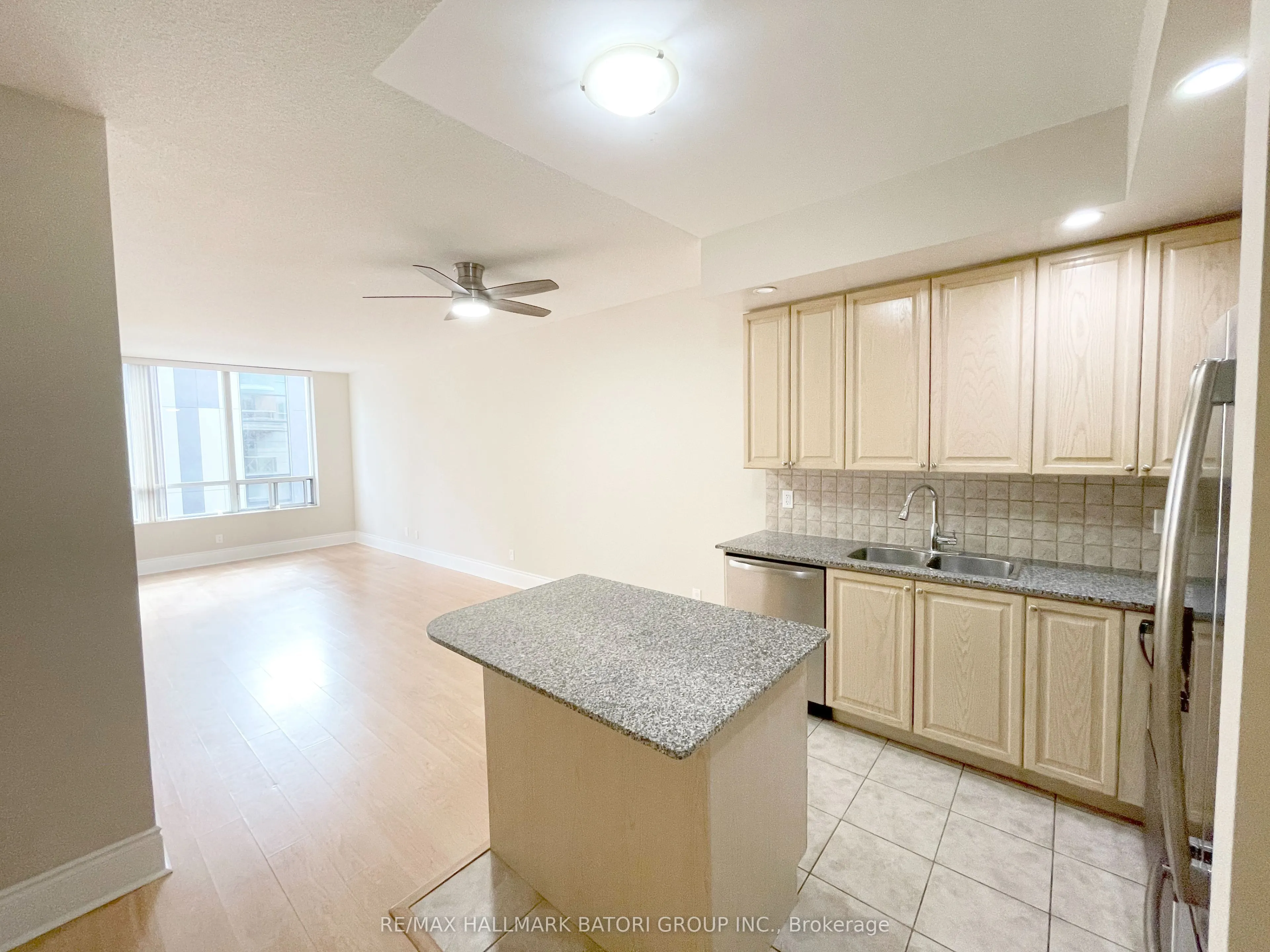 5233 Dundas Street W #316