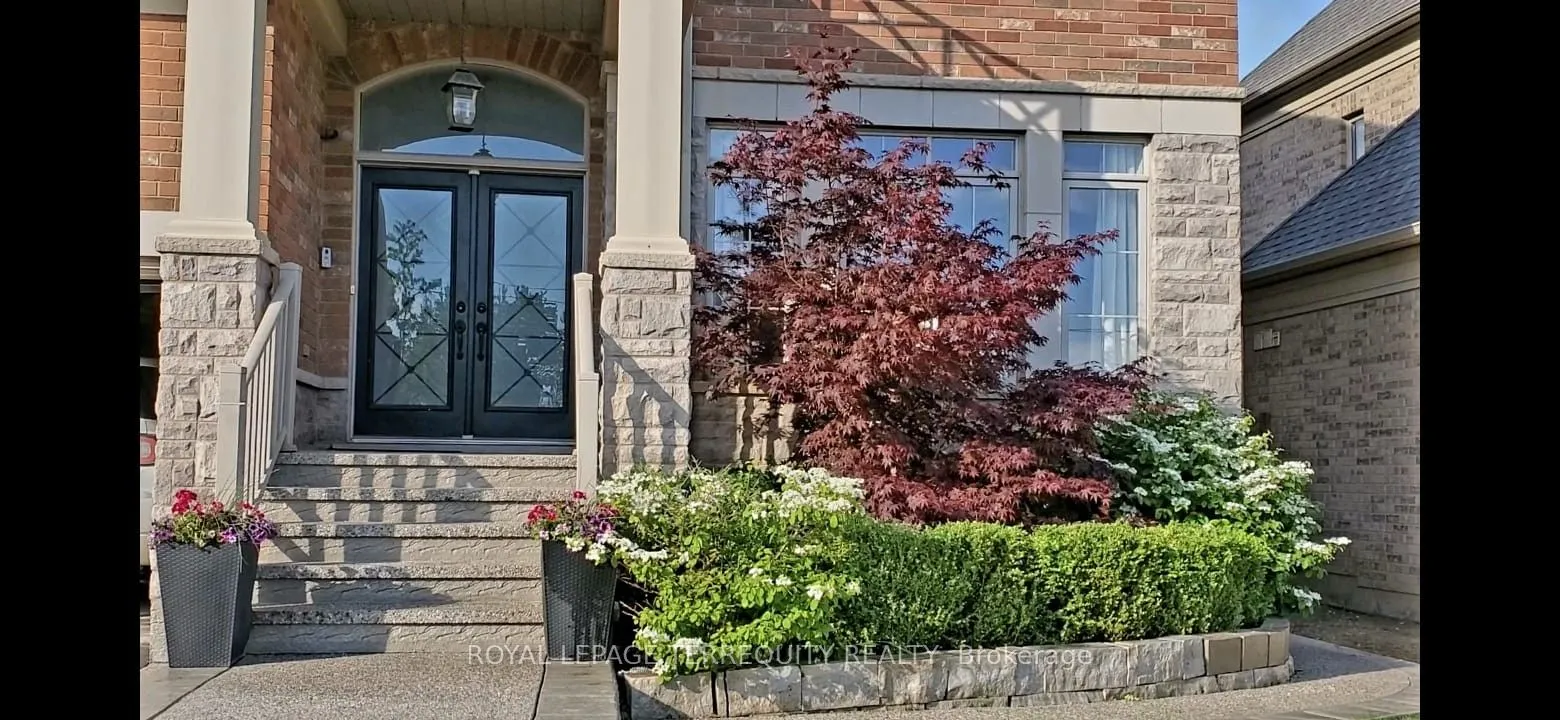 19 Black Diamond Crescent