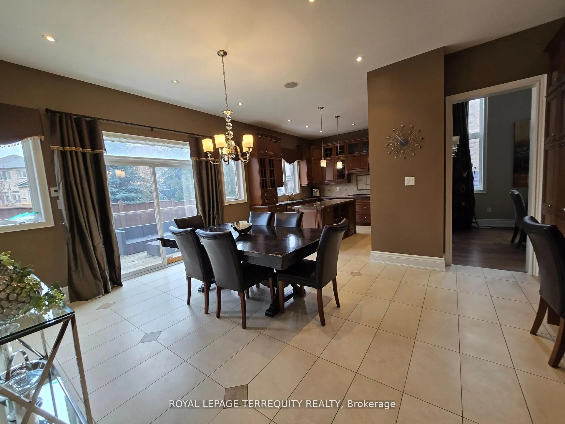19 Black Diamond Crescent