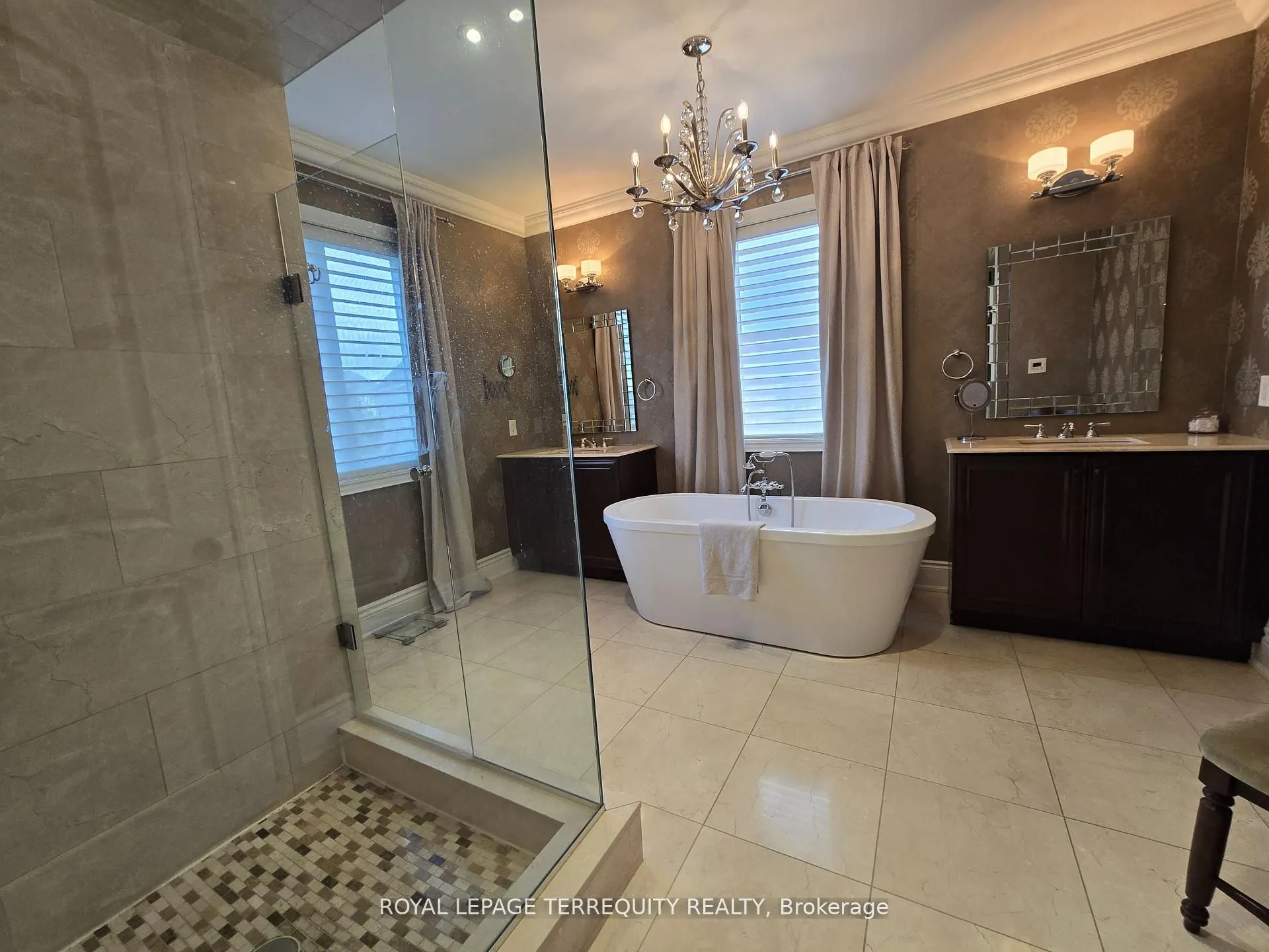 19 Black Diamond Crescent