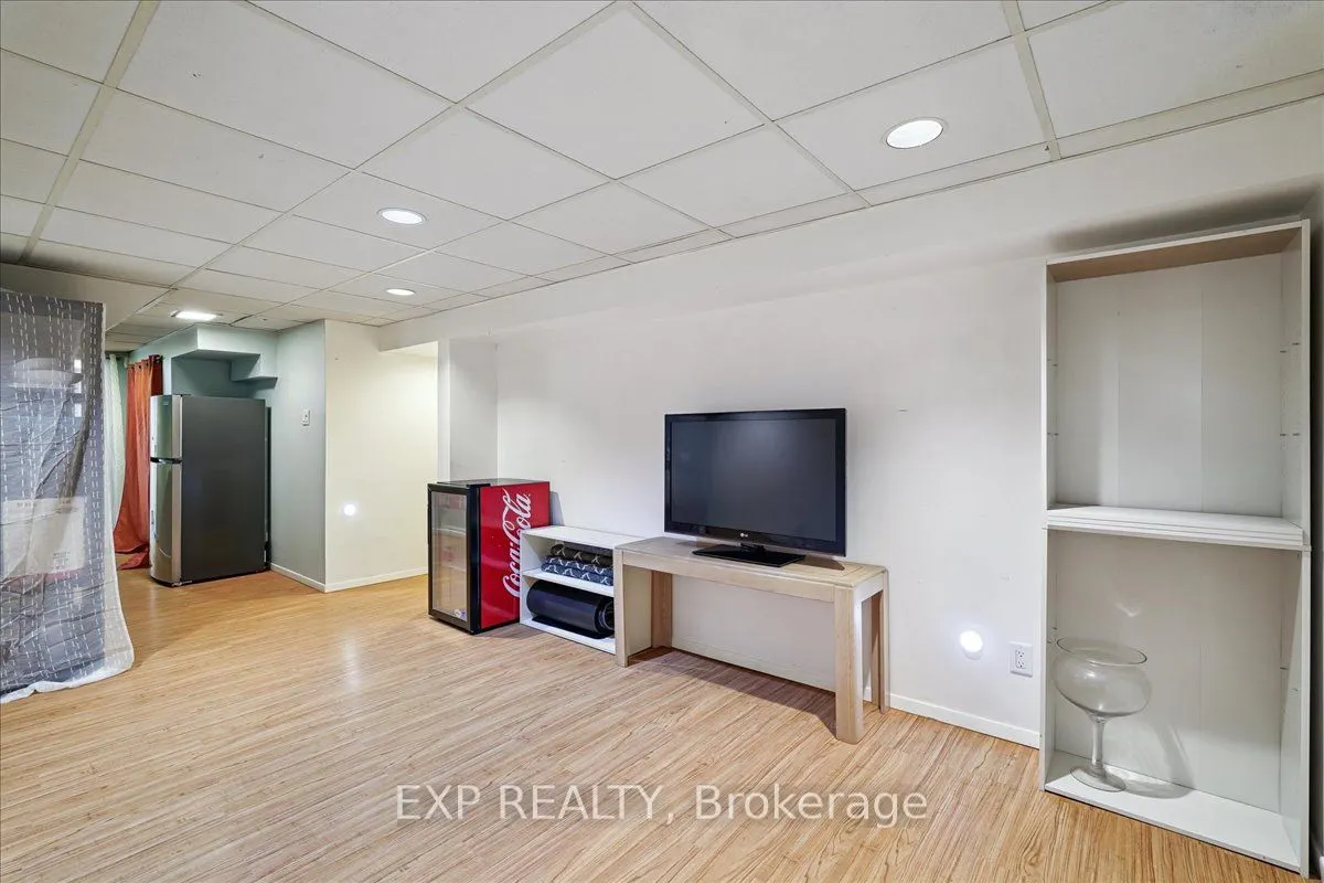 65 Greenwich Circle #124