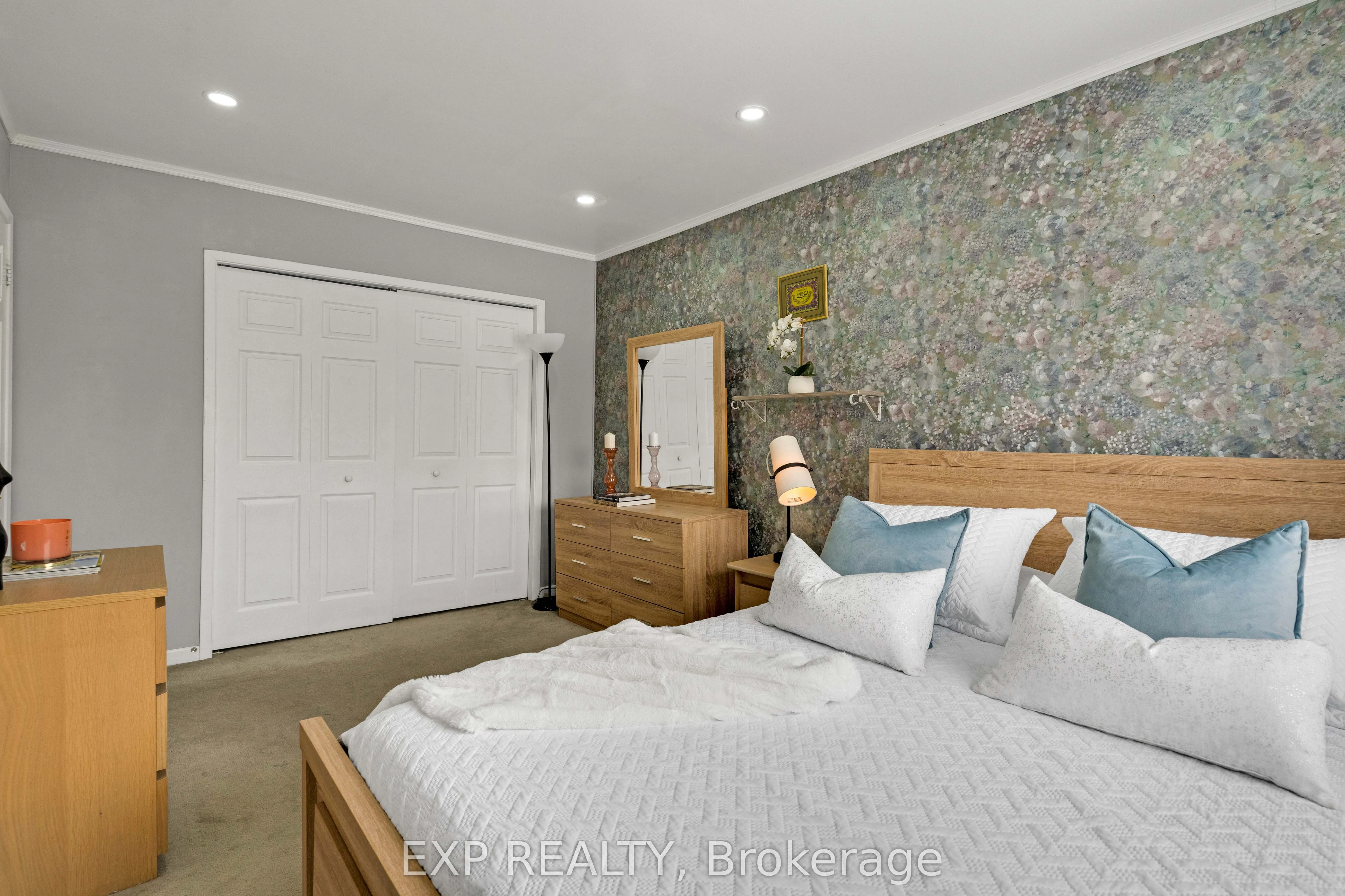 1180 Mississauga Valley Boulevard #4