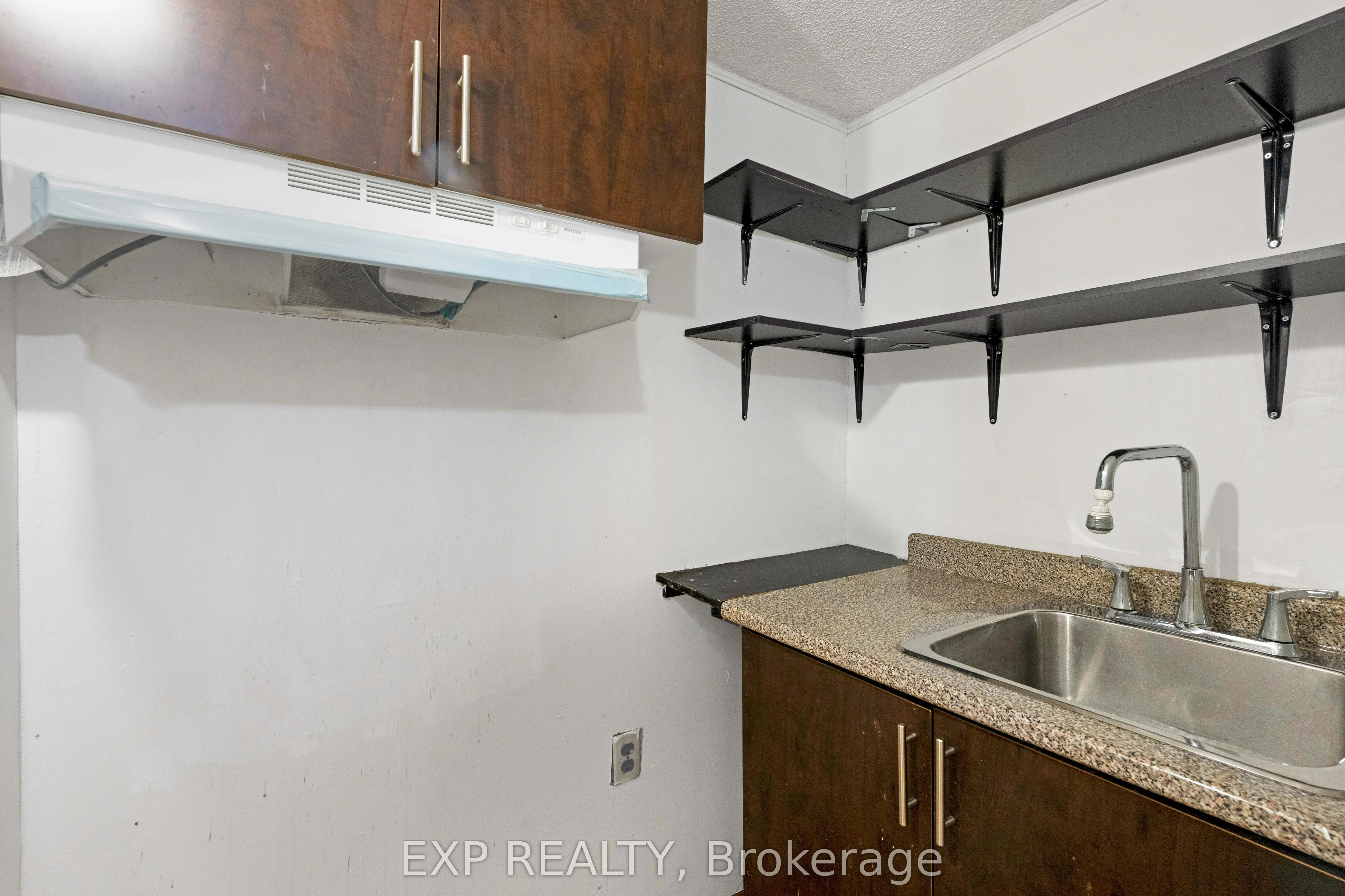 1180 Mississauga Valley Boulevard #4