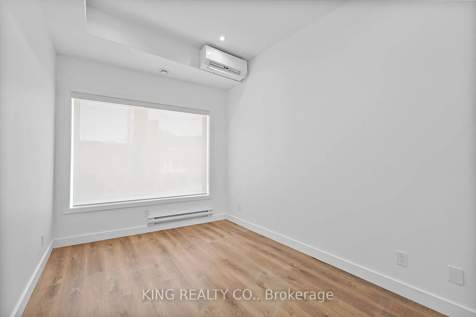 2219 Dundas Street W #201
