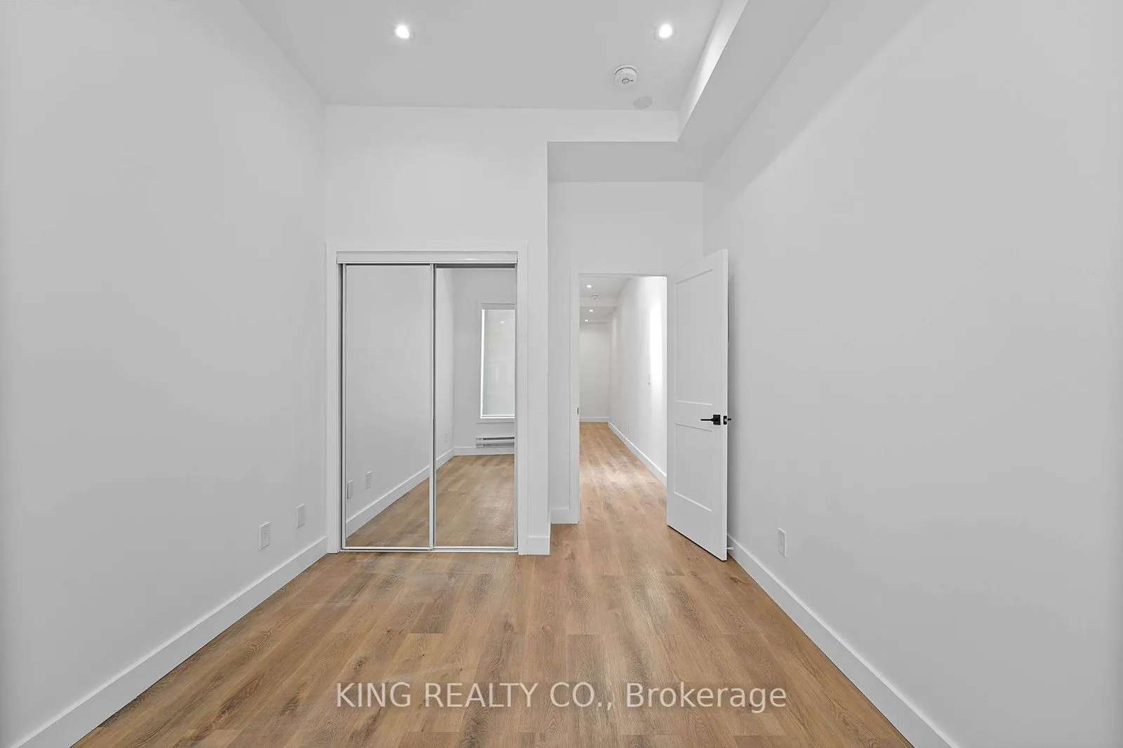 2219 Dundas Street W #202