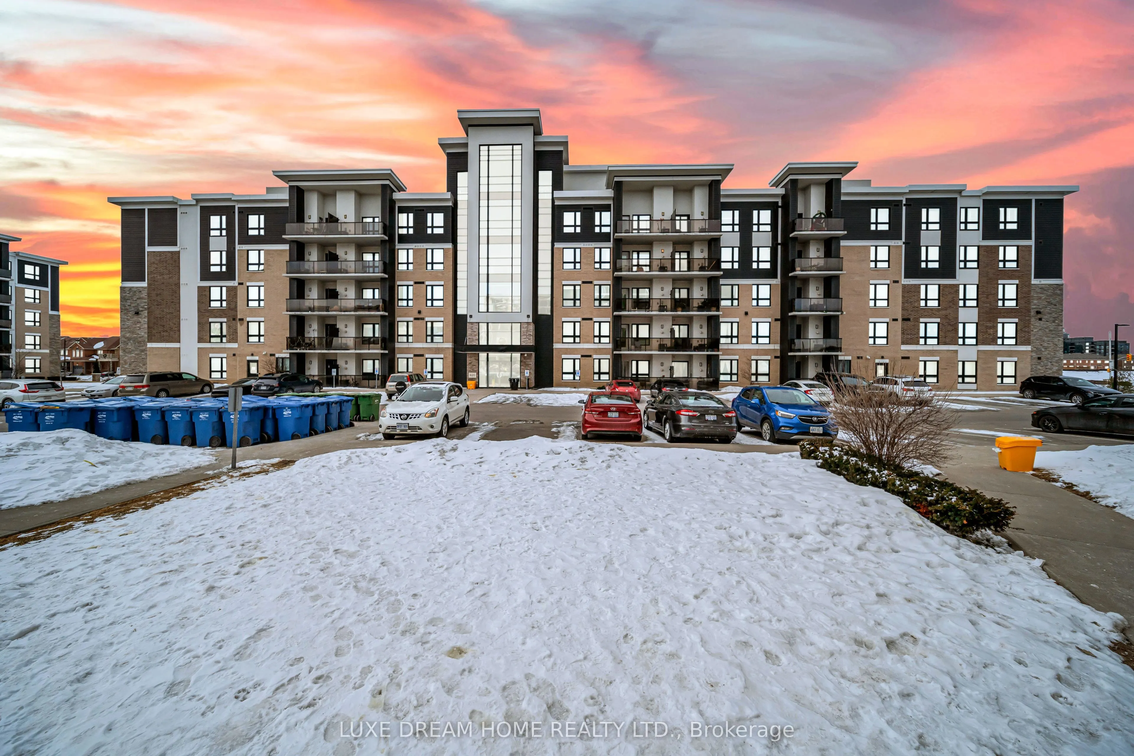 620 Sauve Street E #206