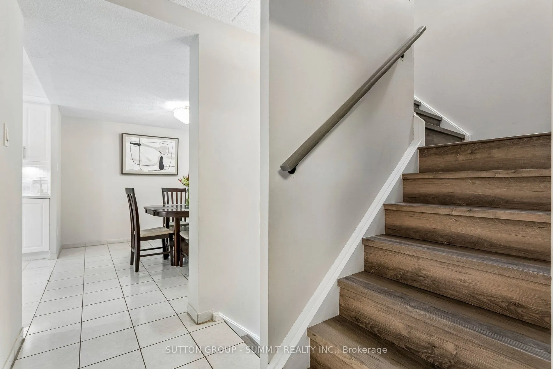 180 MISSISSAUGA VALLEY Boulevard #211