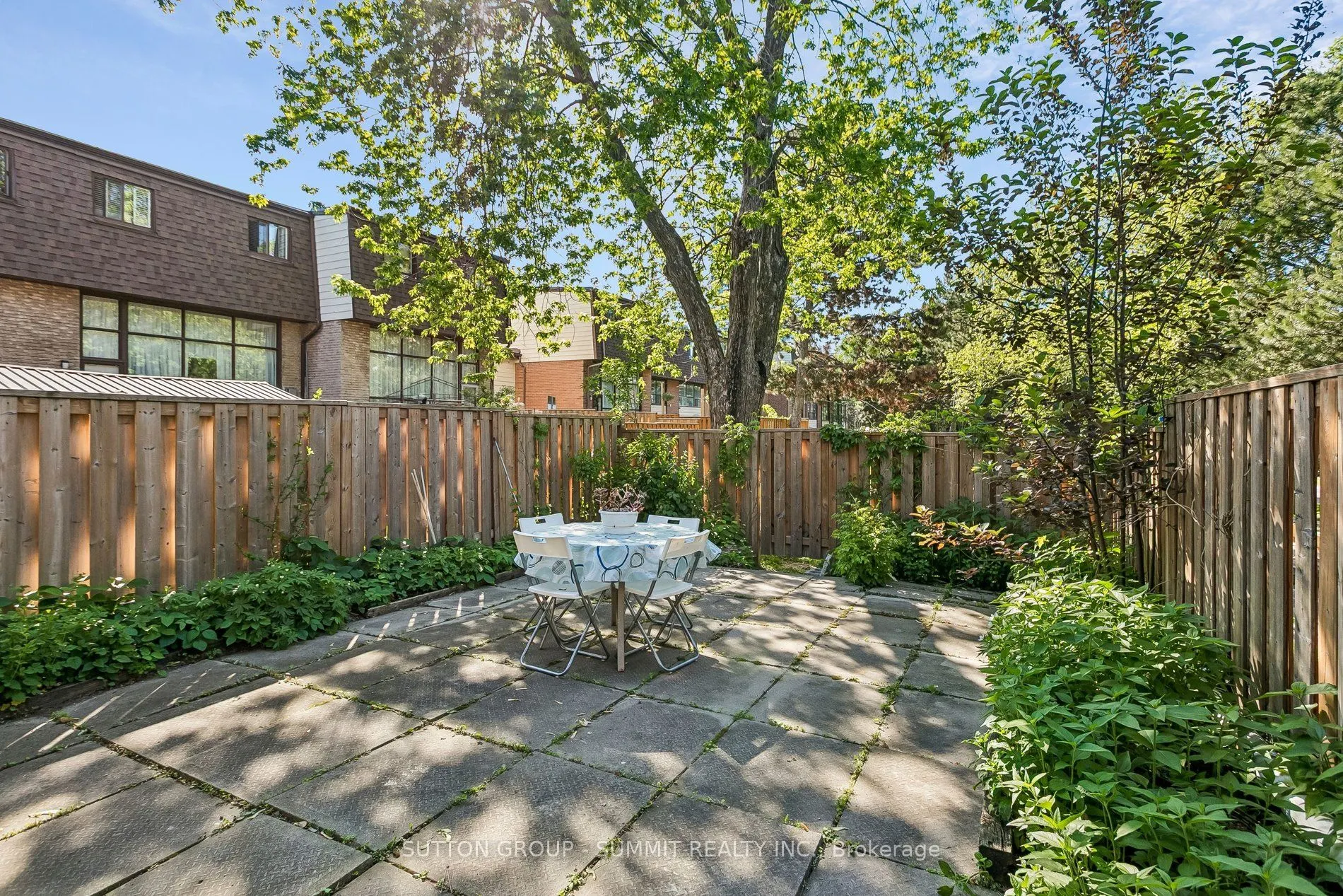180 MISSISSAUGA VALLEY Boulevard #211