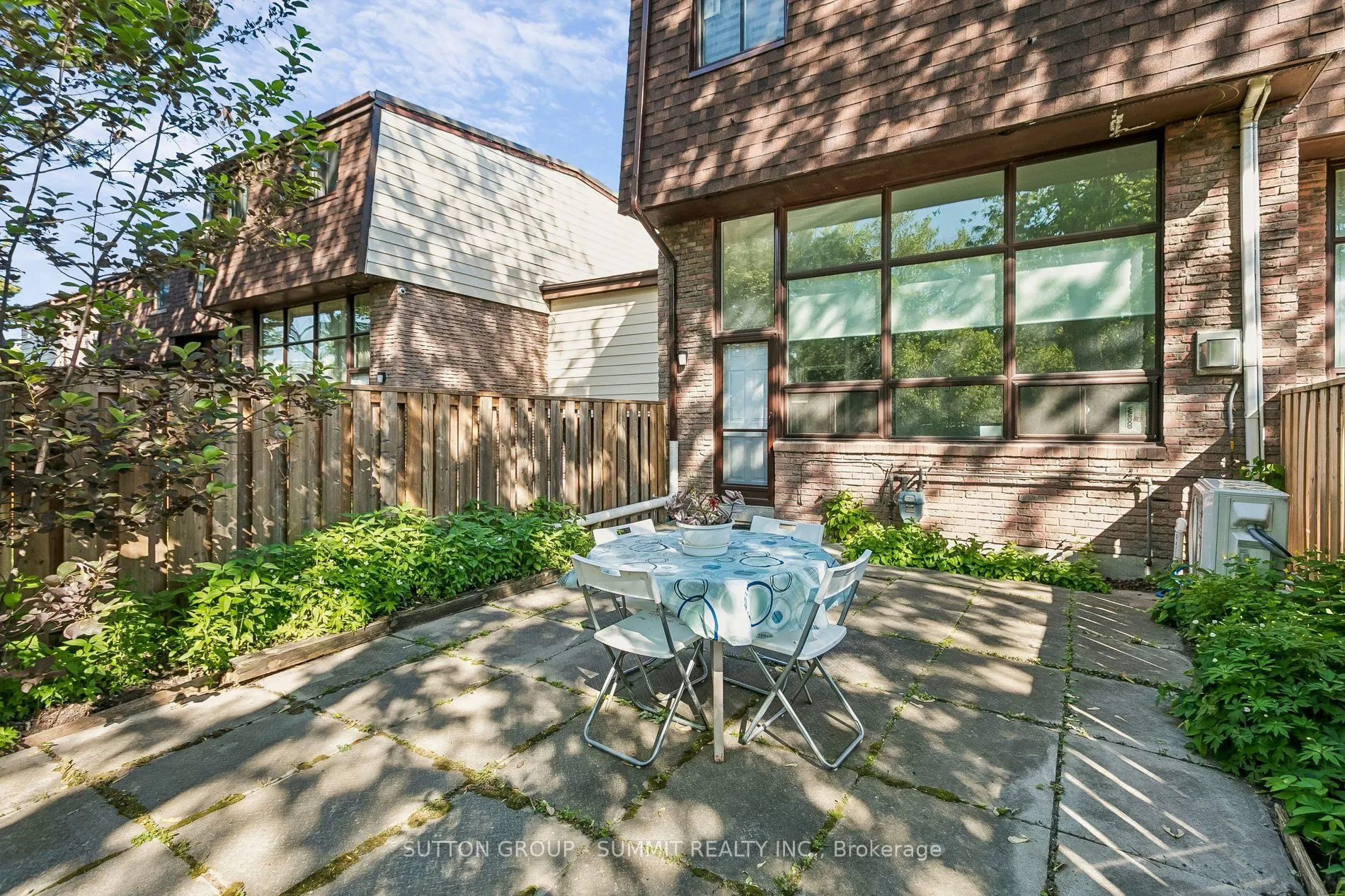 180 MISSISSAUGA VALLEY Boulevard #211