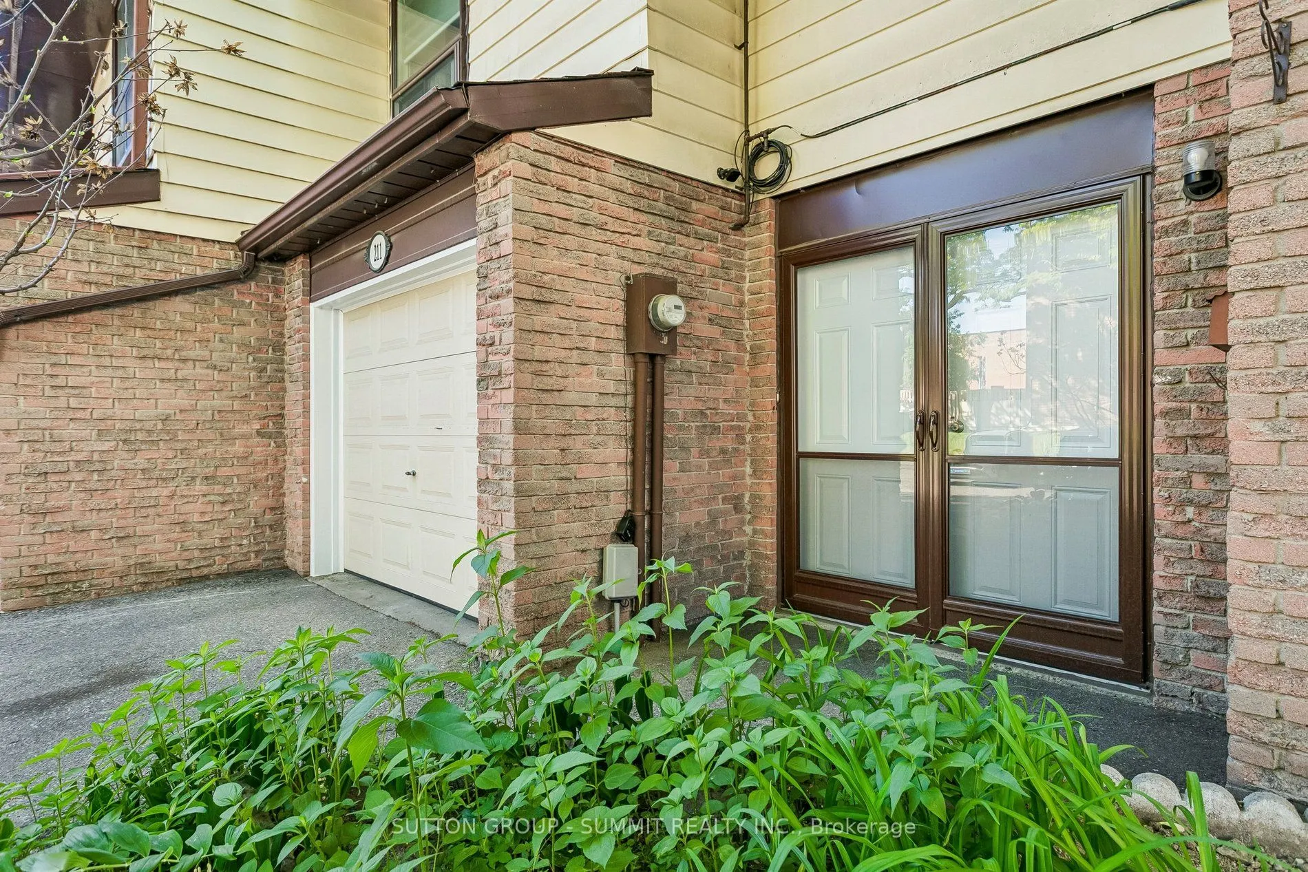 180 MISSISSAUGA VALLEY Boulevard #211