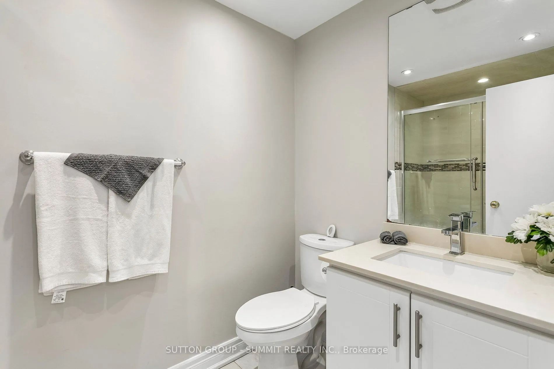 180 MISSISSAUGA VALLEY Boulevard #211