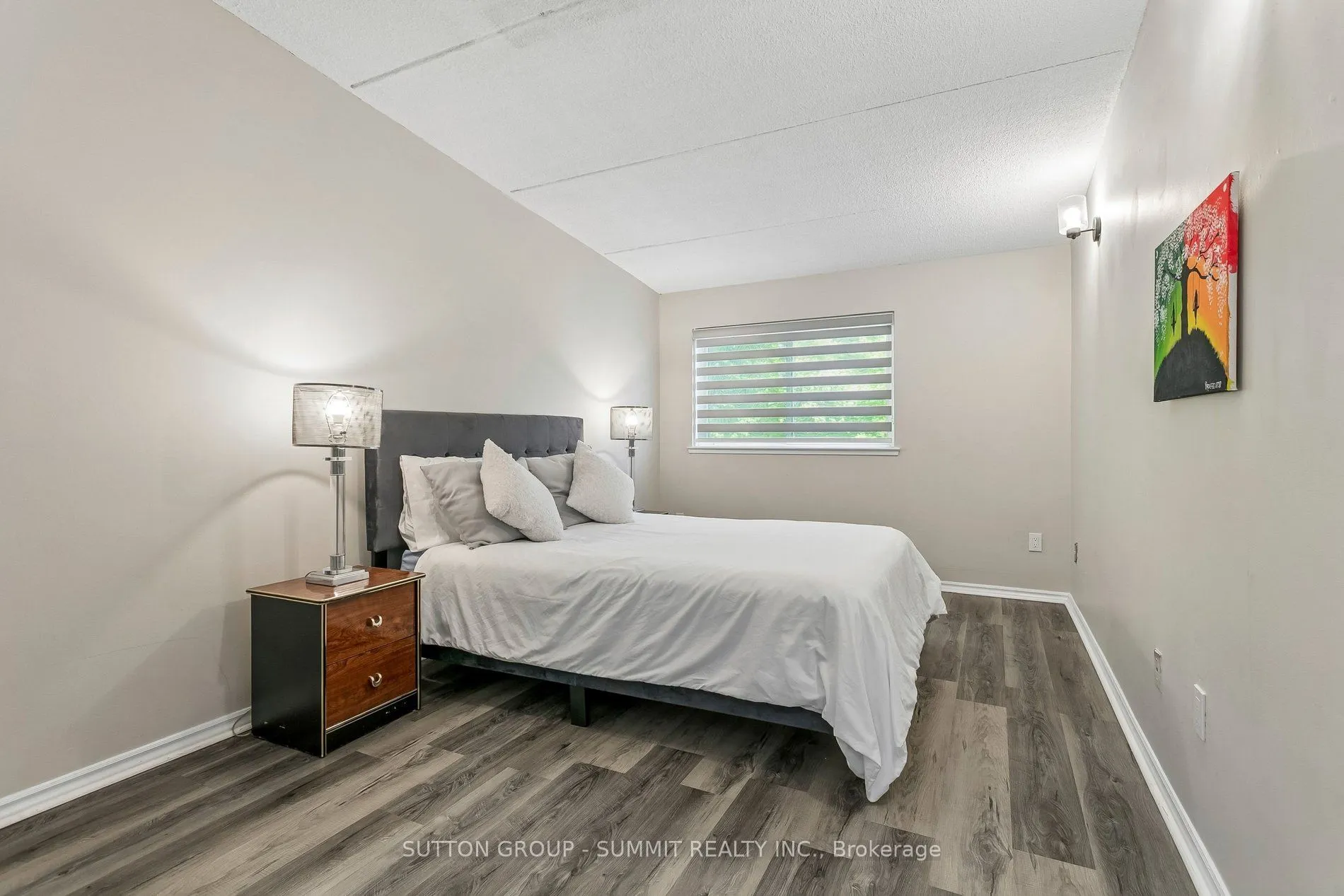 180 MISSISSAUGA VALLEY Boulevard #211