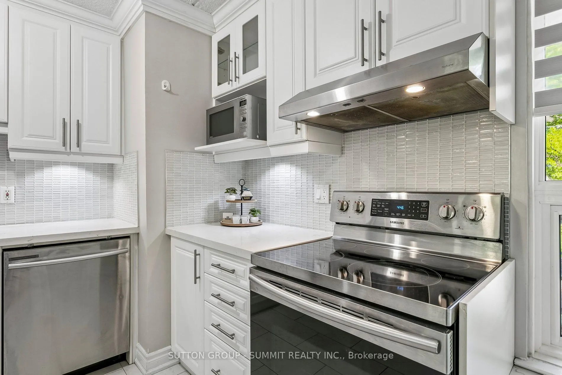180 MISSISSAUGA VALLEY Boulevard #211