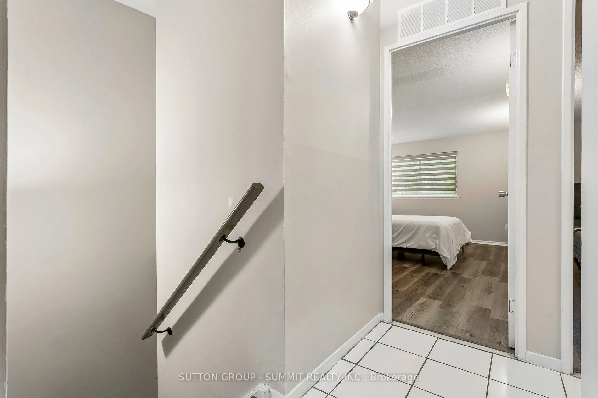 180 MISSISSAUGA VALLEY Boulevard #211