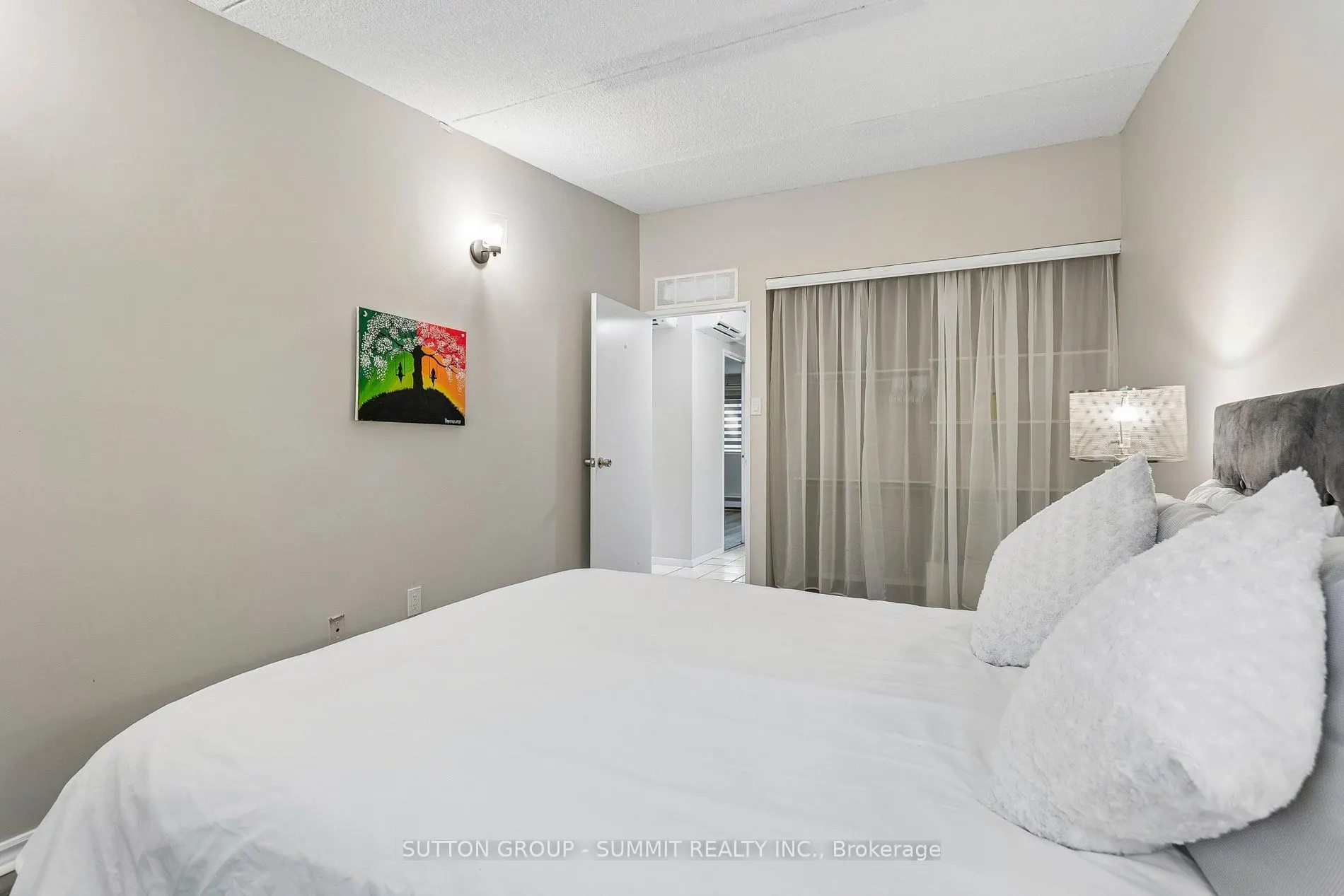 180 MISSISSAUGA VALLEY Boulevard #211