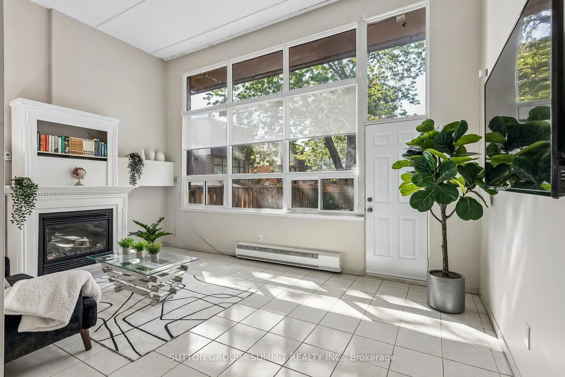180 MISSISSAUGA VALLEY Boulevard #211