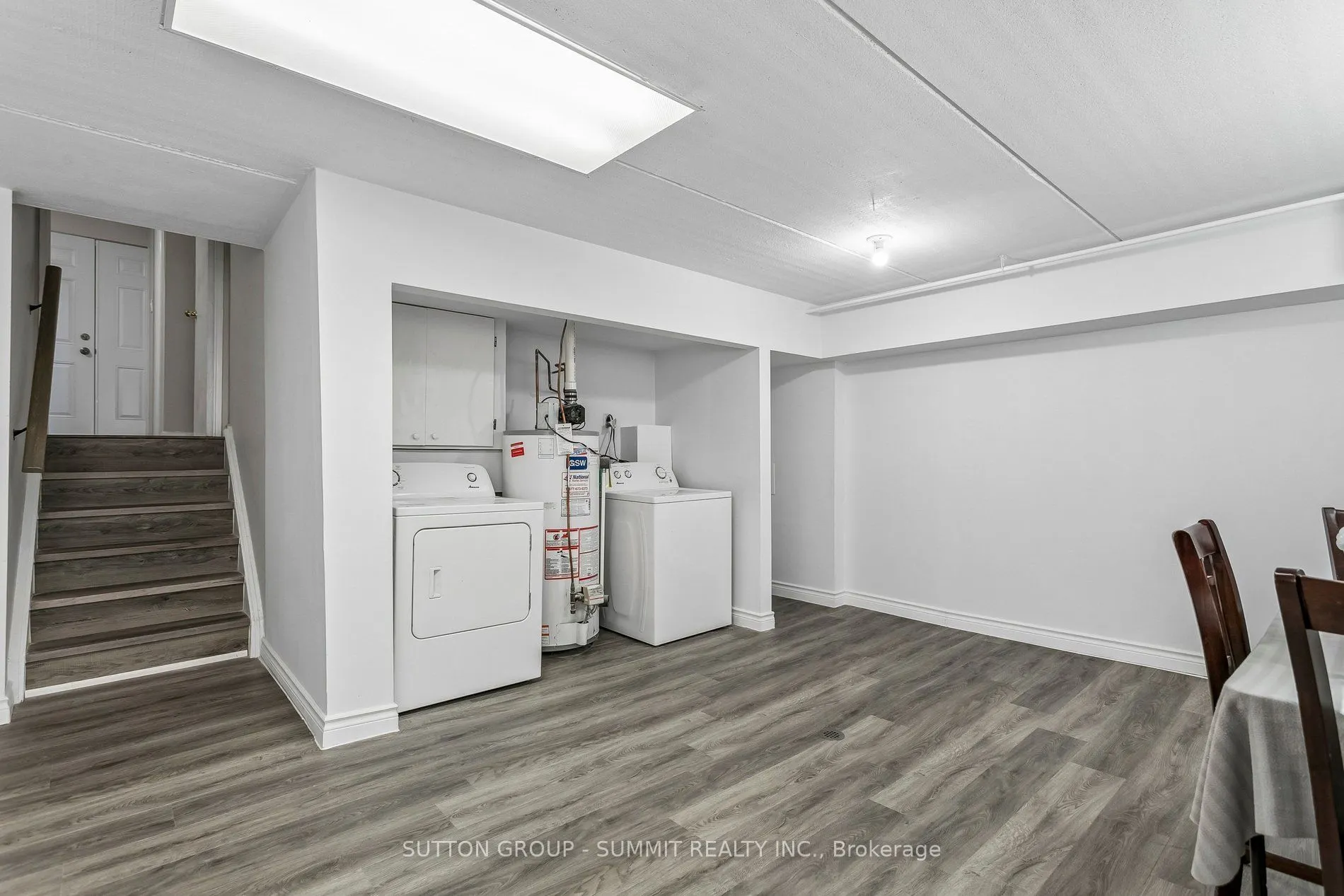180 MISSISSAUGA VALLEY Boulevard #211