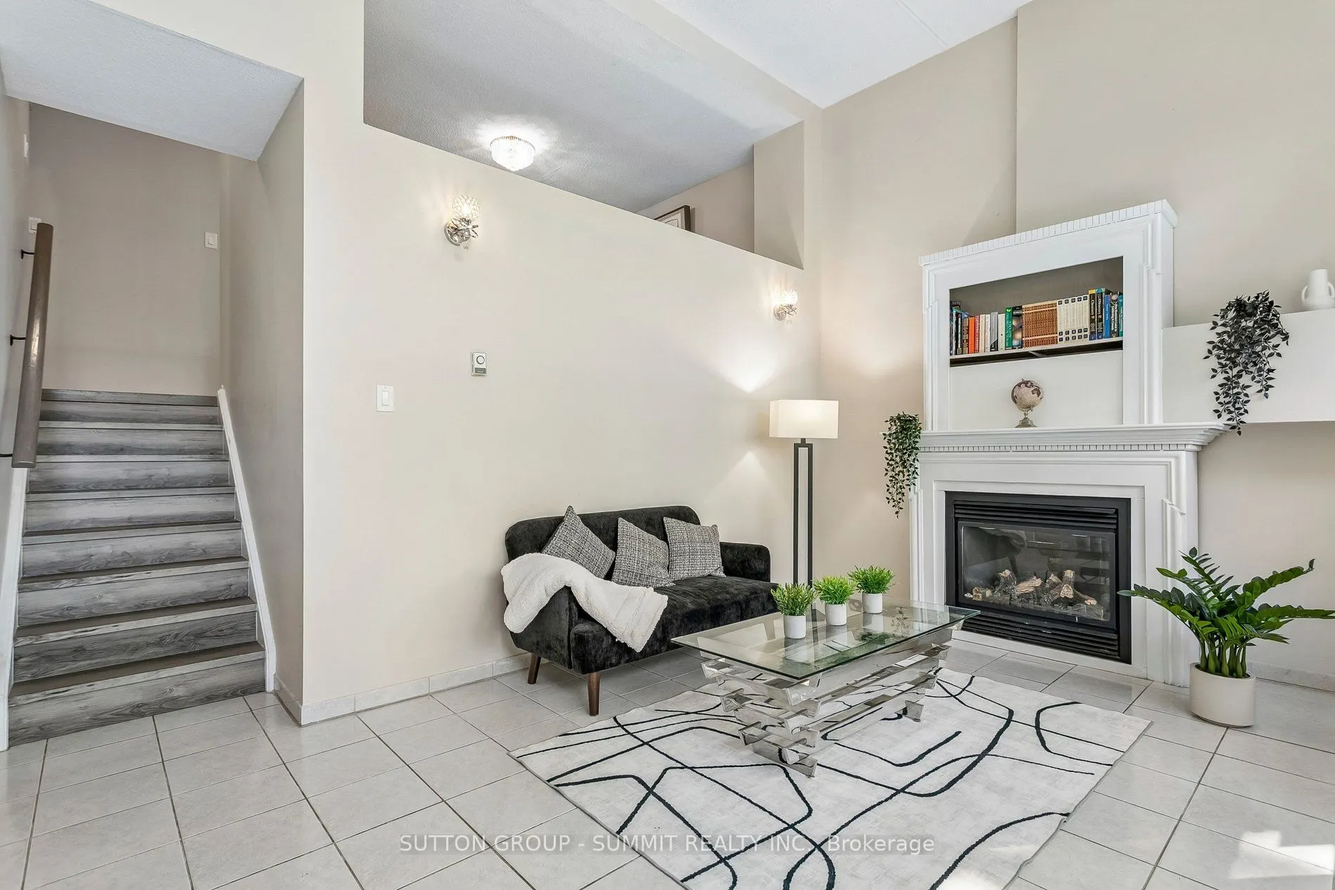 180 MISSISSAUGA VALLEY Boulevard #211