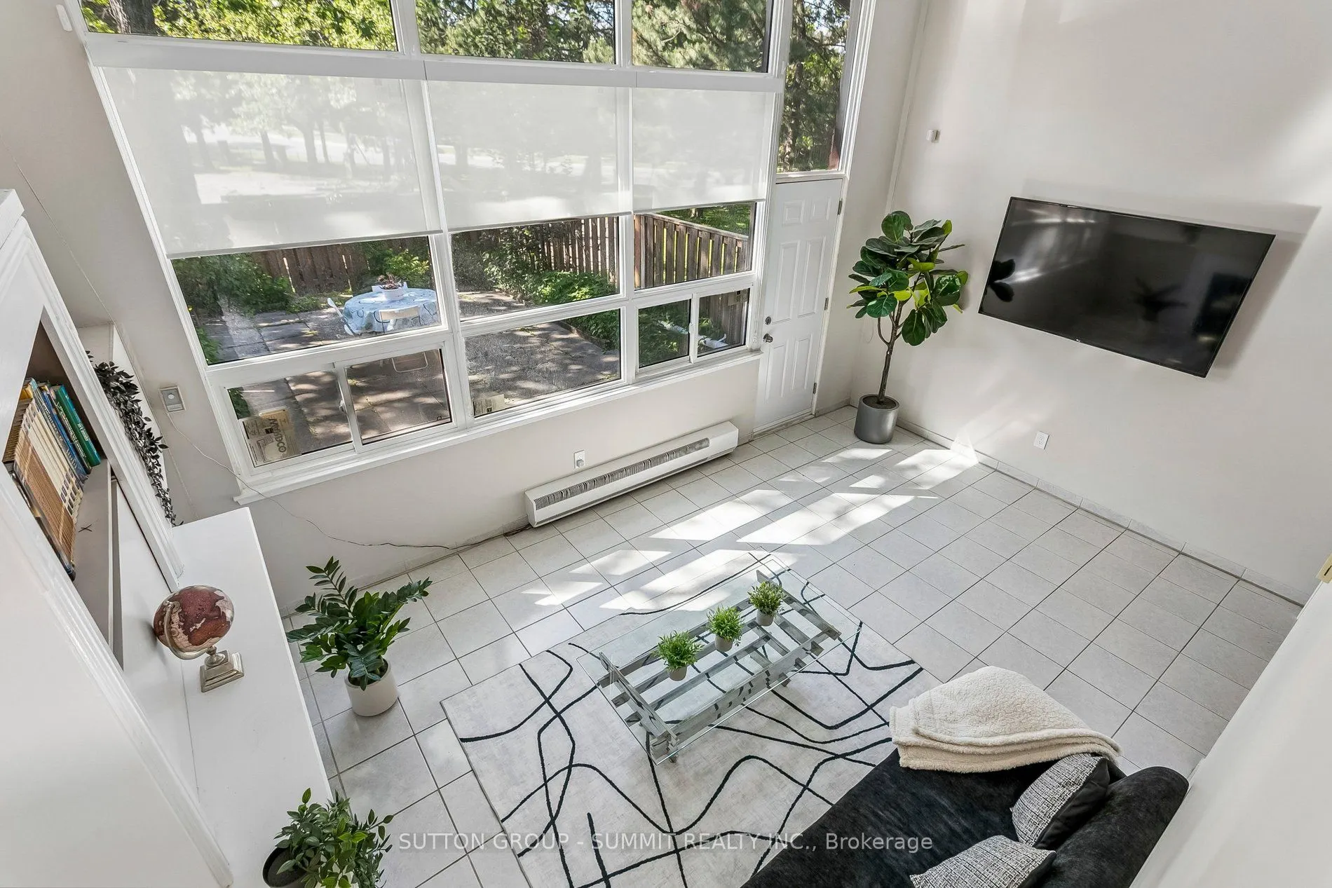 180 MISSISSAUGA VALLEY Boulevard #211