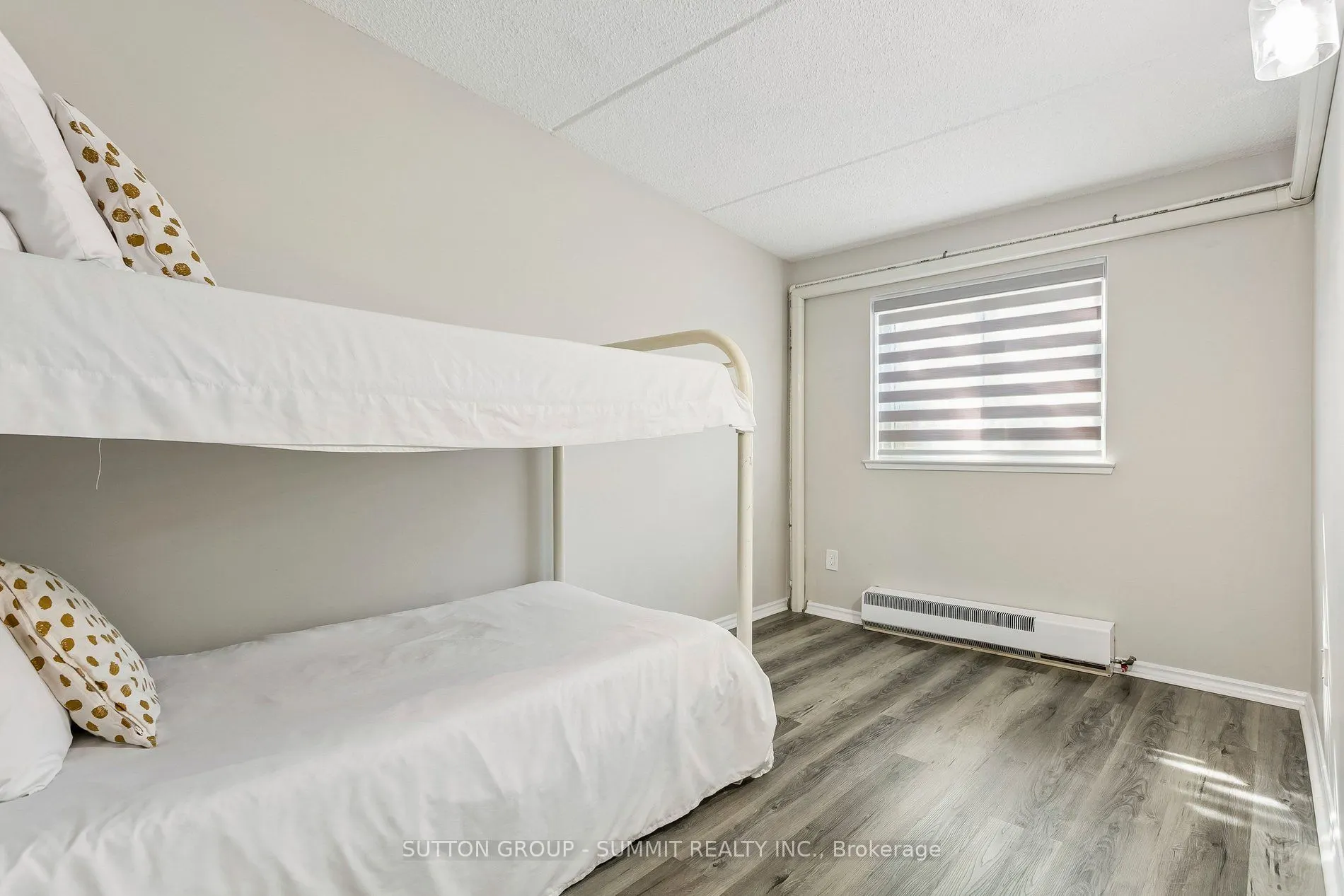 180 MISSISSAUGA VALLEY Boulevard #211