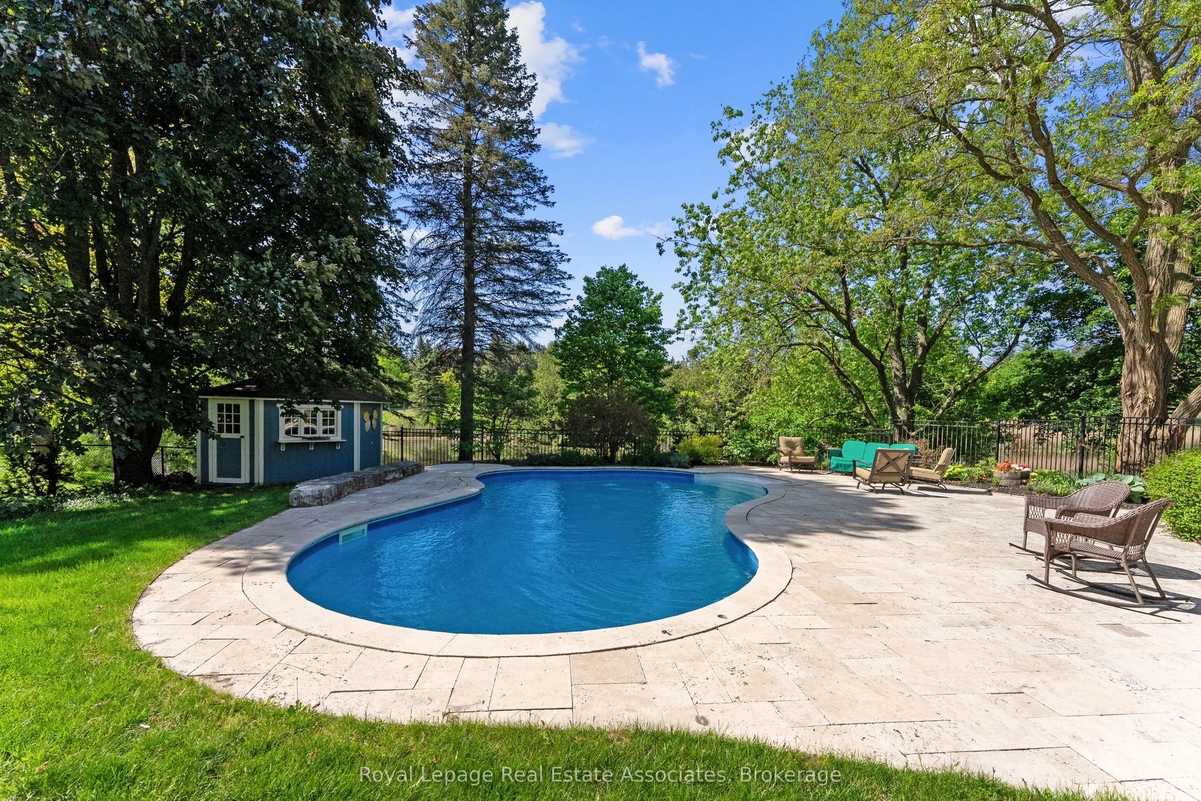4 Wolf Crescent
