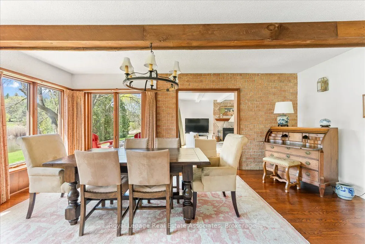 4 Wolf Crescent
