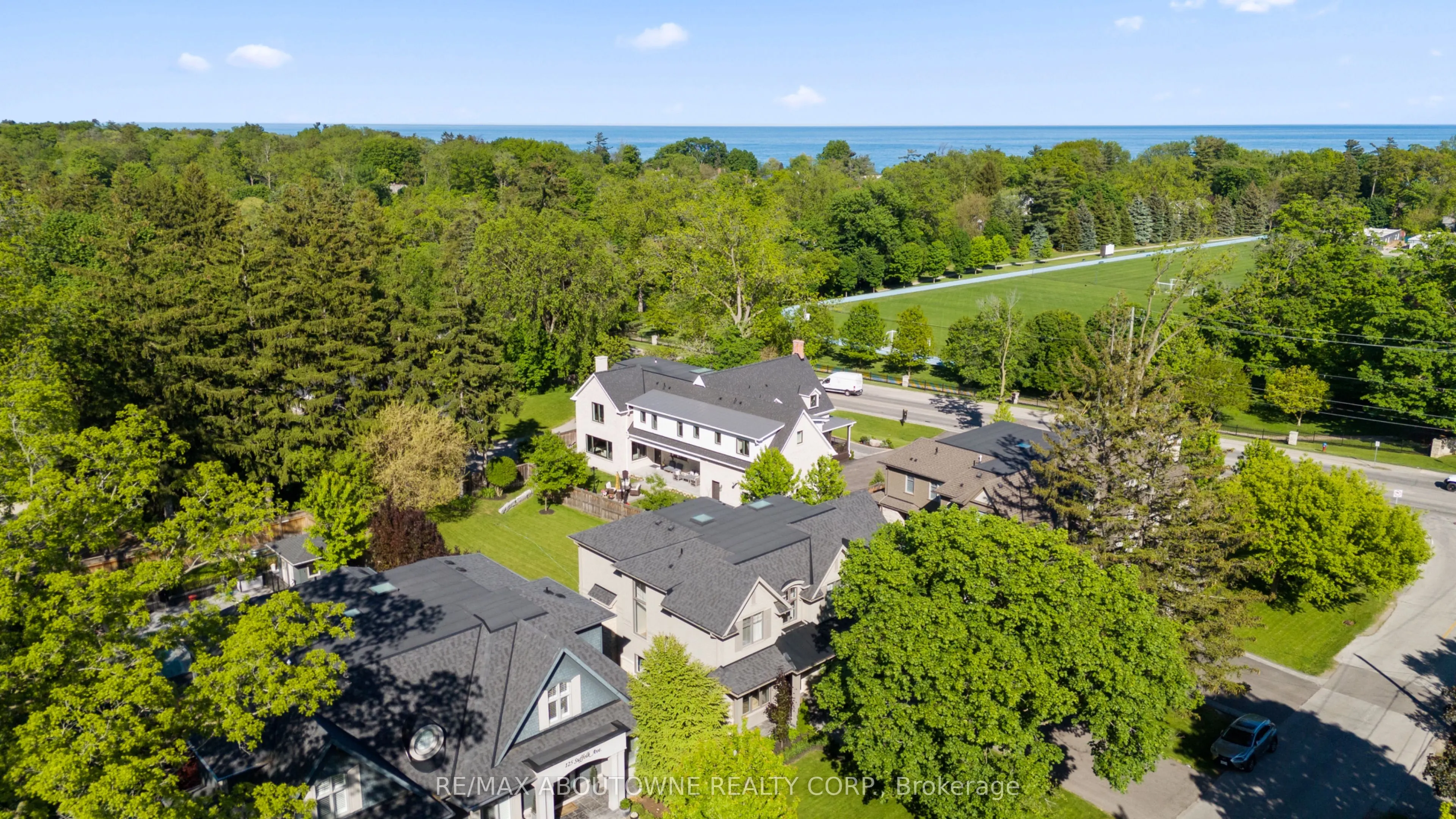 489 Lakeshore Road W
