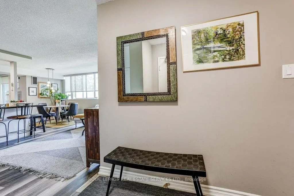 3590 Kaneff Crescent #402