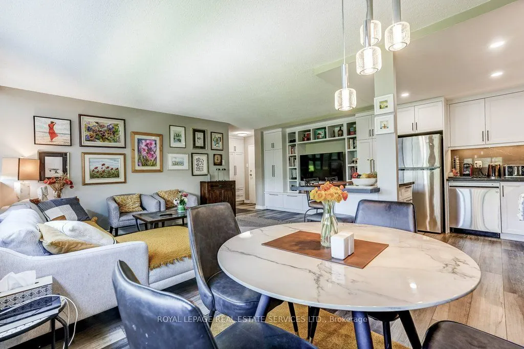 3590 Kaneff Crescent #402