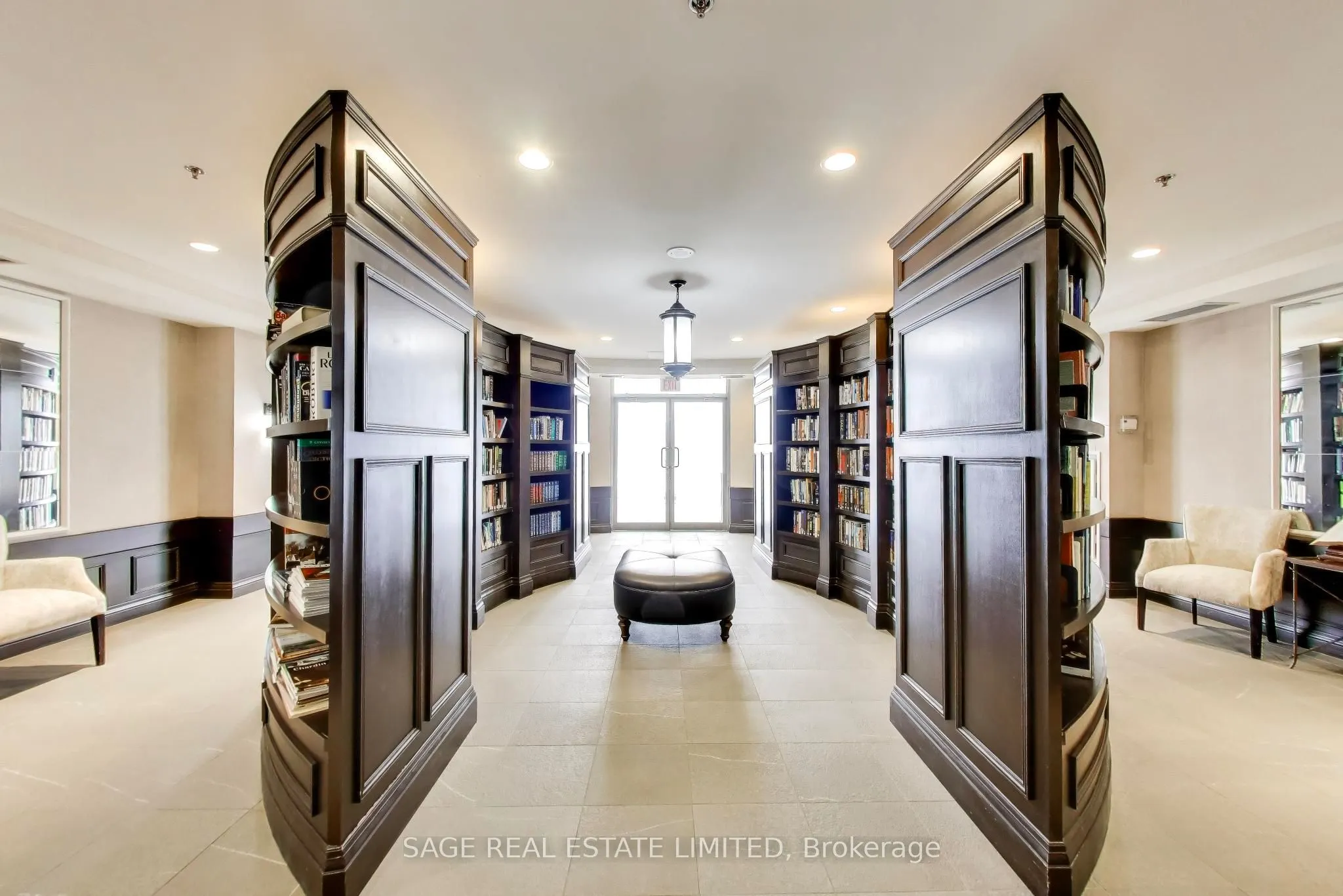 810 Scollard Court #902