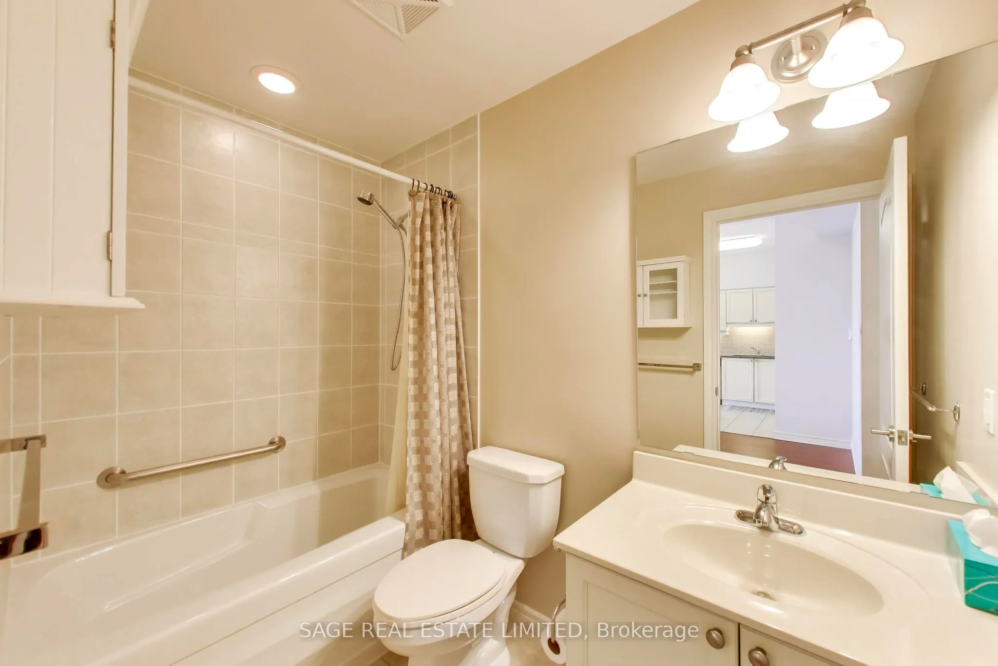 810 Scollard Court #902